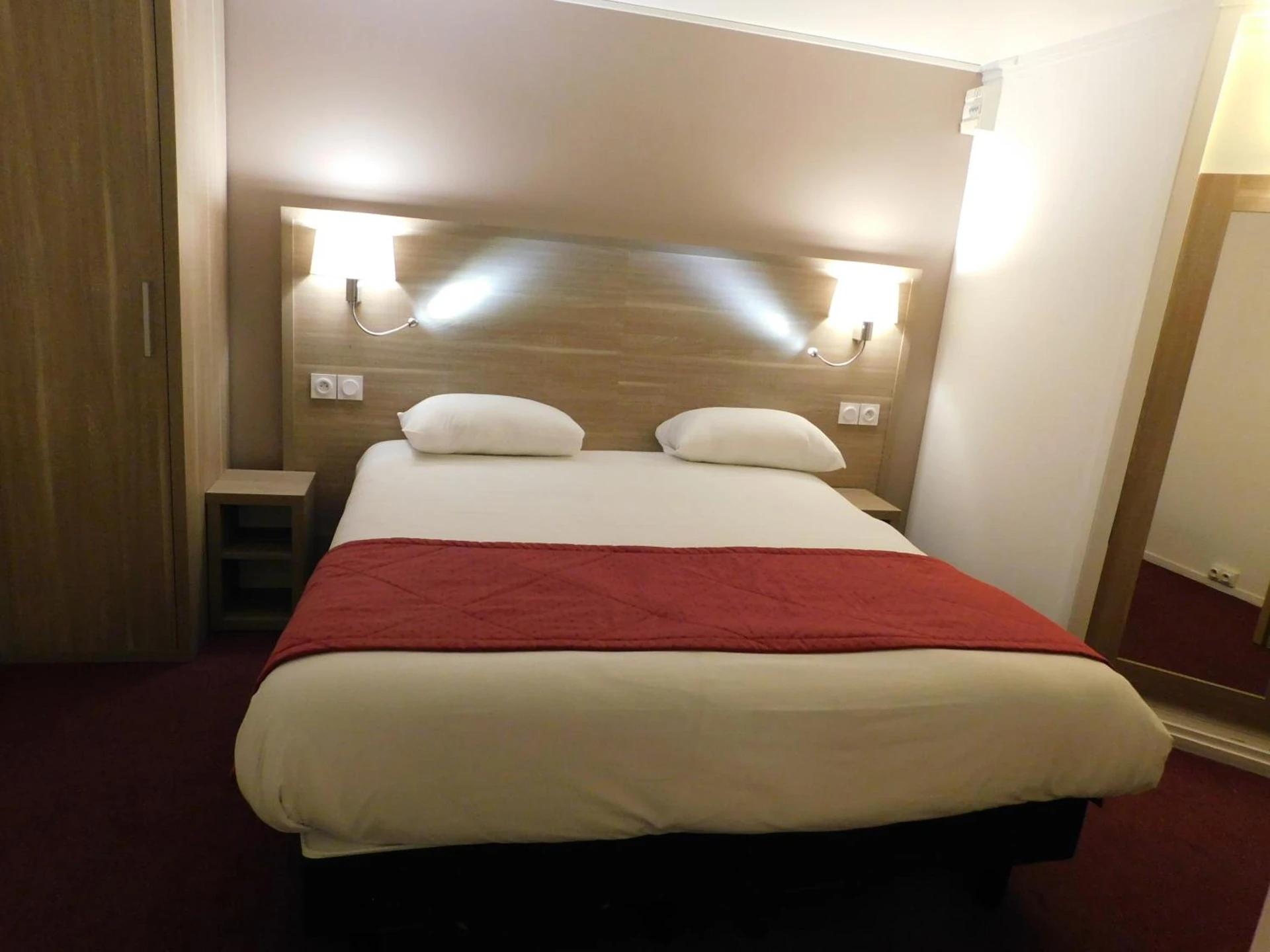 Chambre disponible pour un séminaire d'entreprise à The Originals City, Hôtel Ambacia, Tours Sud - Saint-Avertin