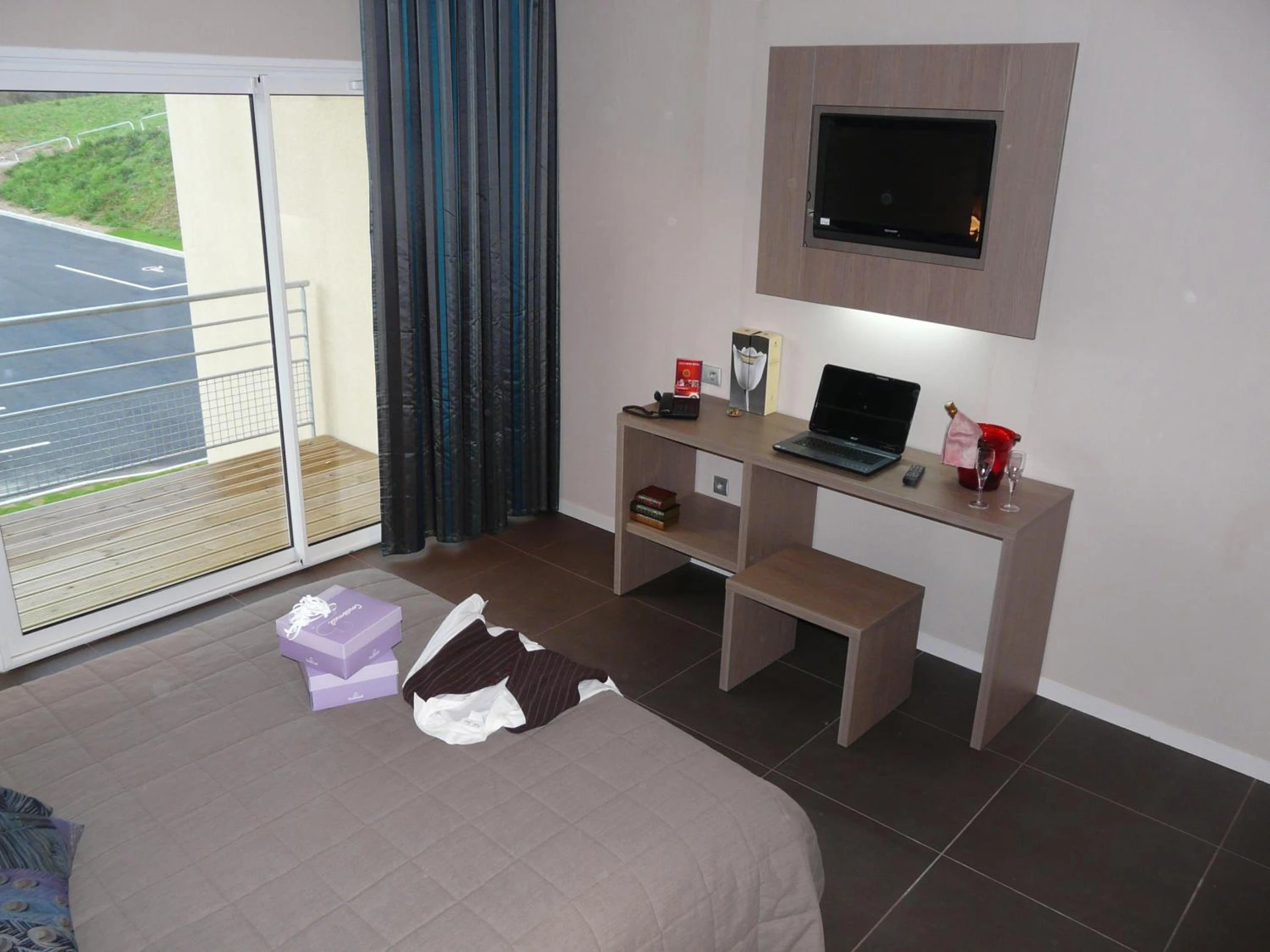 Magnifique chambre pour un séminaire d'entreprise à The Originals City, Hôtel de France, Bessines-sur-Gartempe - Bessines-sur-Gartempe