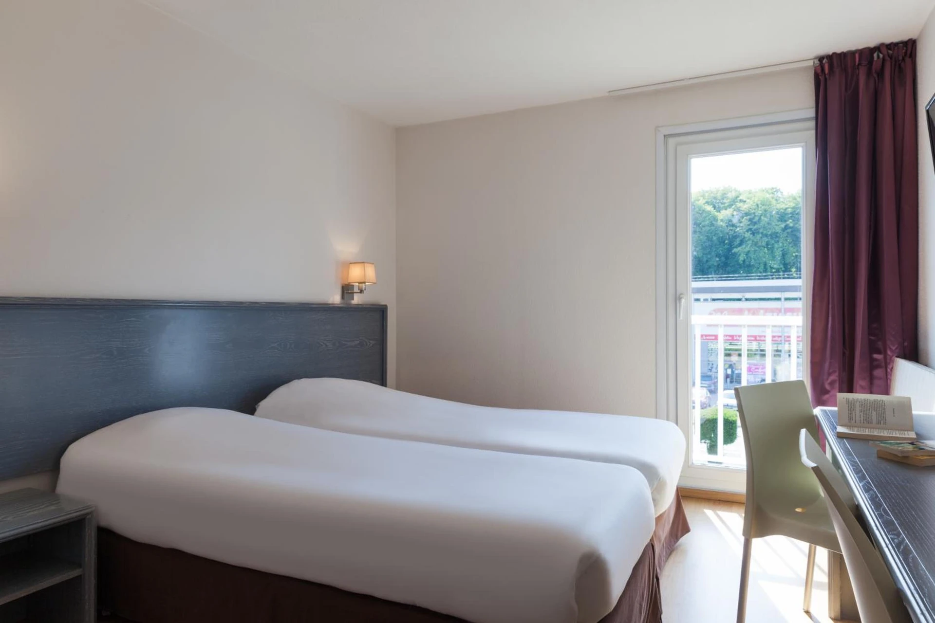 Magnifique chambre pour un séminaire d'entreprise à The Originals City, Hôtel Le Louisiane, Belfort Sud - Andelnans