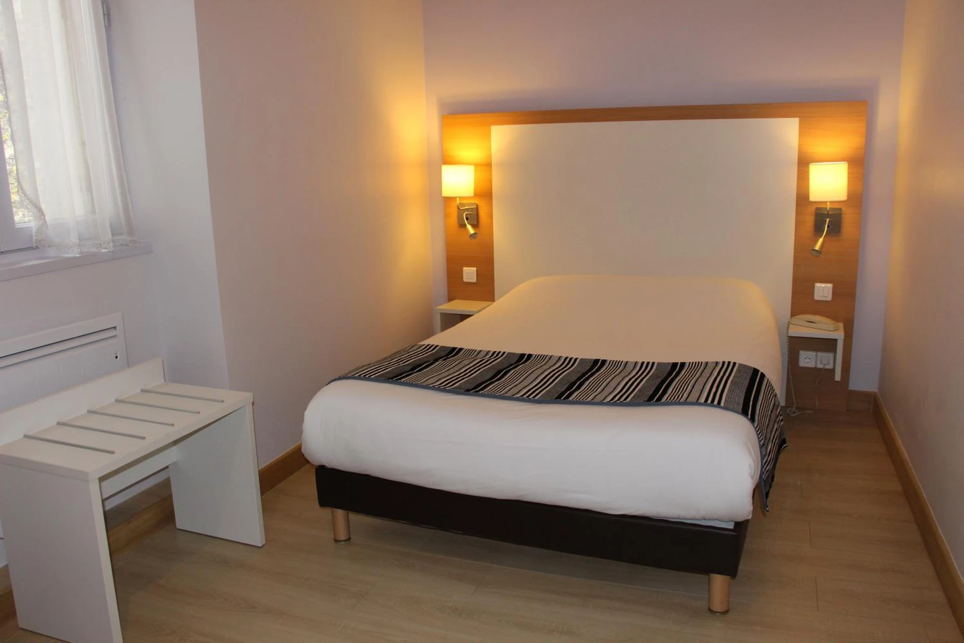 Magnifique chambre pour un séminaire d'entreprise à The Originals City, Hôtel Continental, Poitiers - Poitiers
