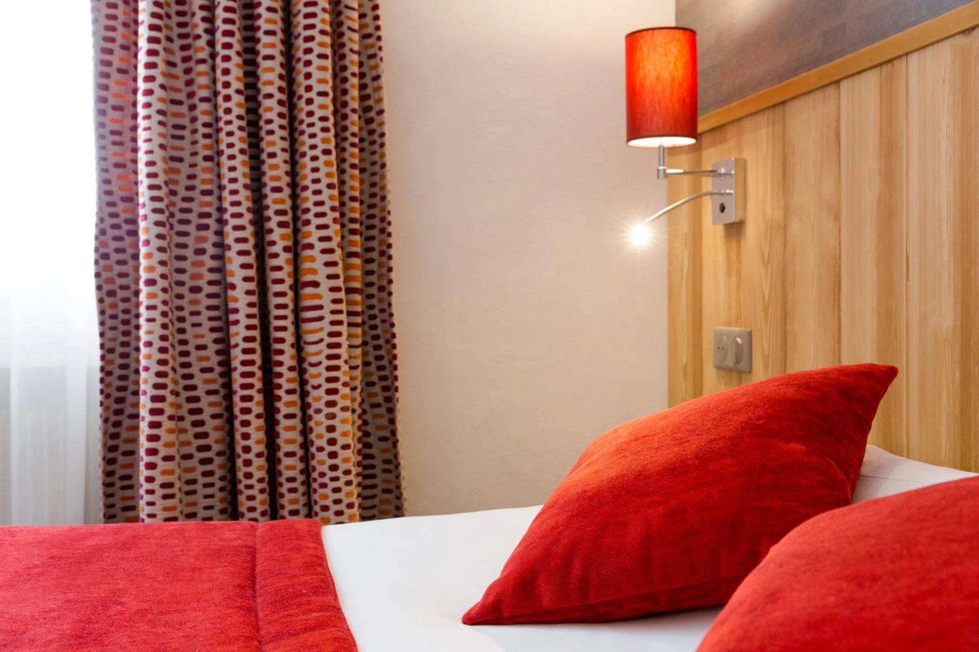 Chambre disponible pour un séminaire d'entreprise à The Originals City, Hôtel Rey du Mont Sion, Saint-Julien-en-Genevois Sud - Saint-Blaise