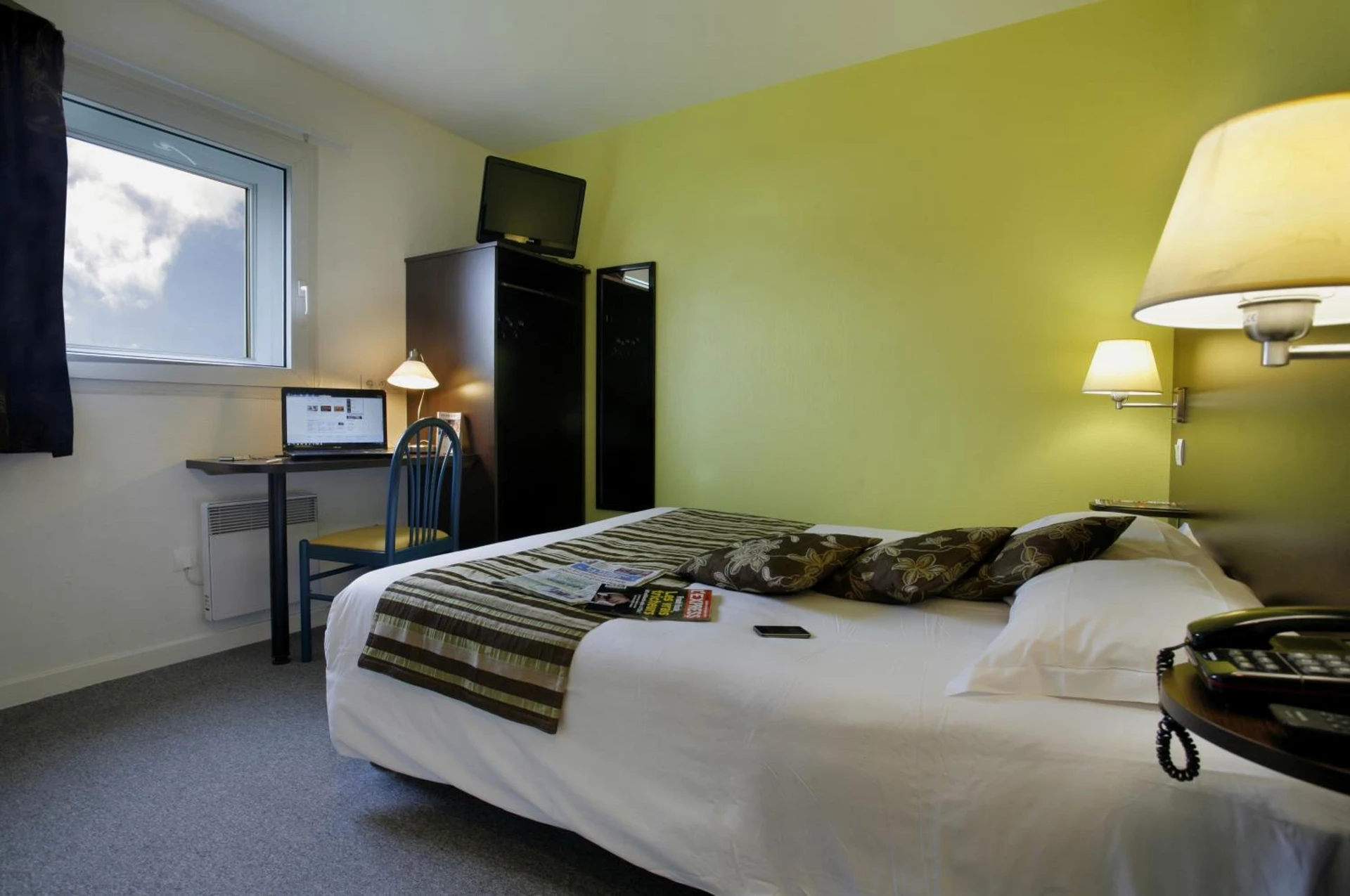 Chambre disponible pour un séminaire d'entreprise à The Originals City, Hôtel Hélios, Roanne Nord - Mably