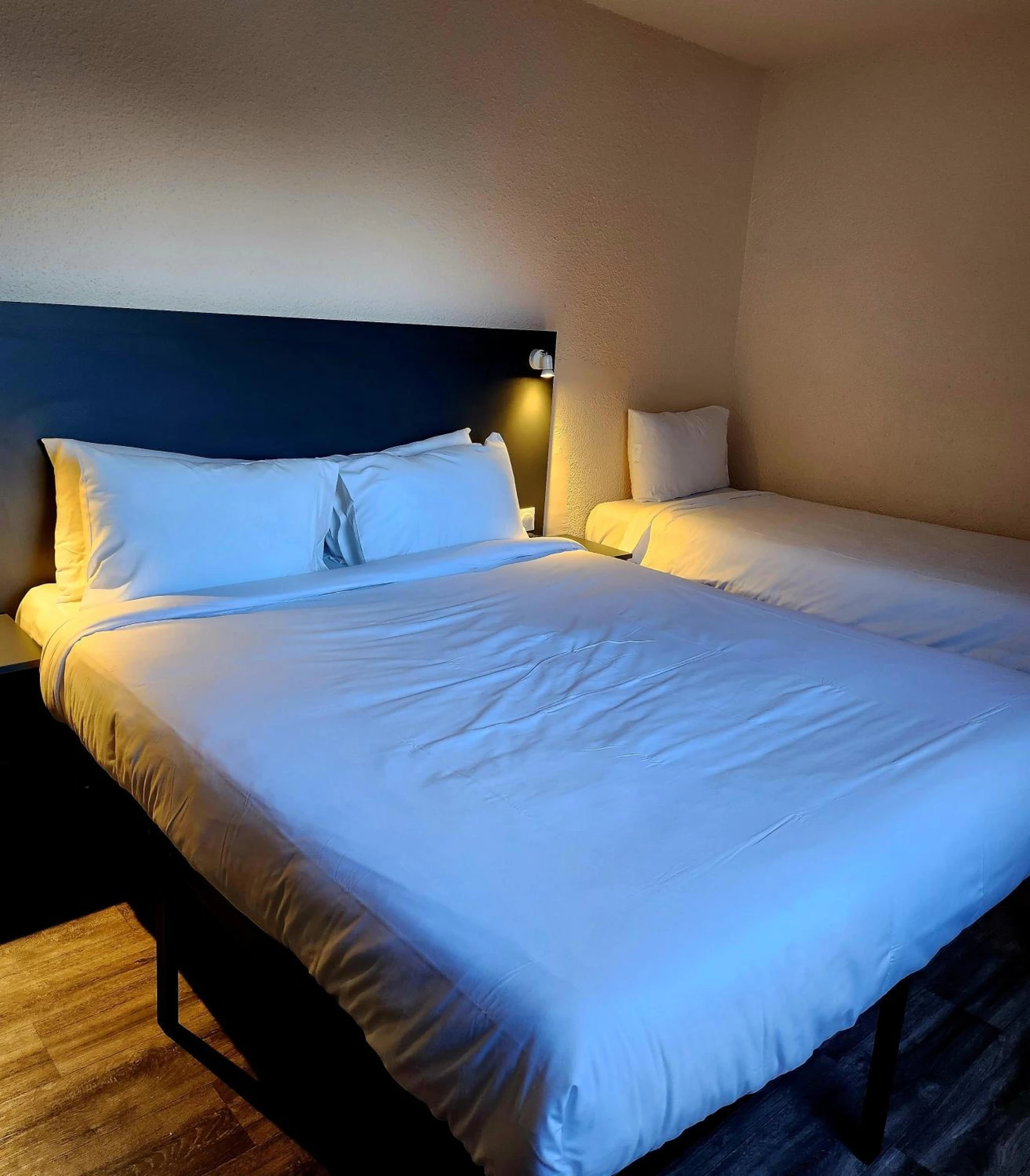 Chambre disponible pour un séminaire d'entreprise à The Originals City, Hôtel Le Forum, Strasbourg Nord - Schiltigheim