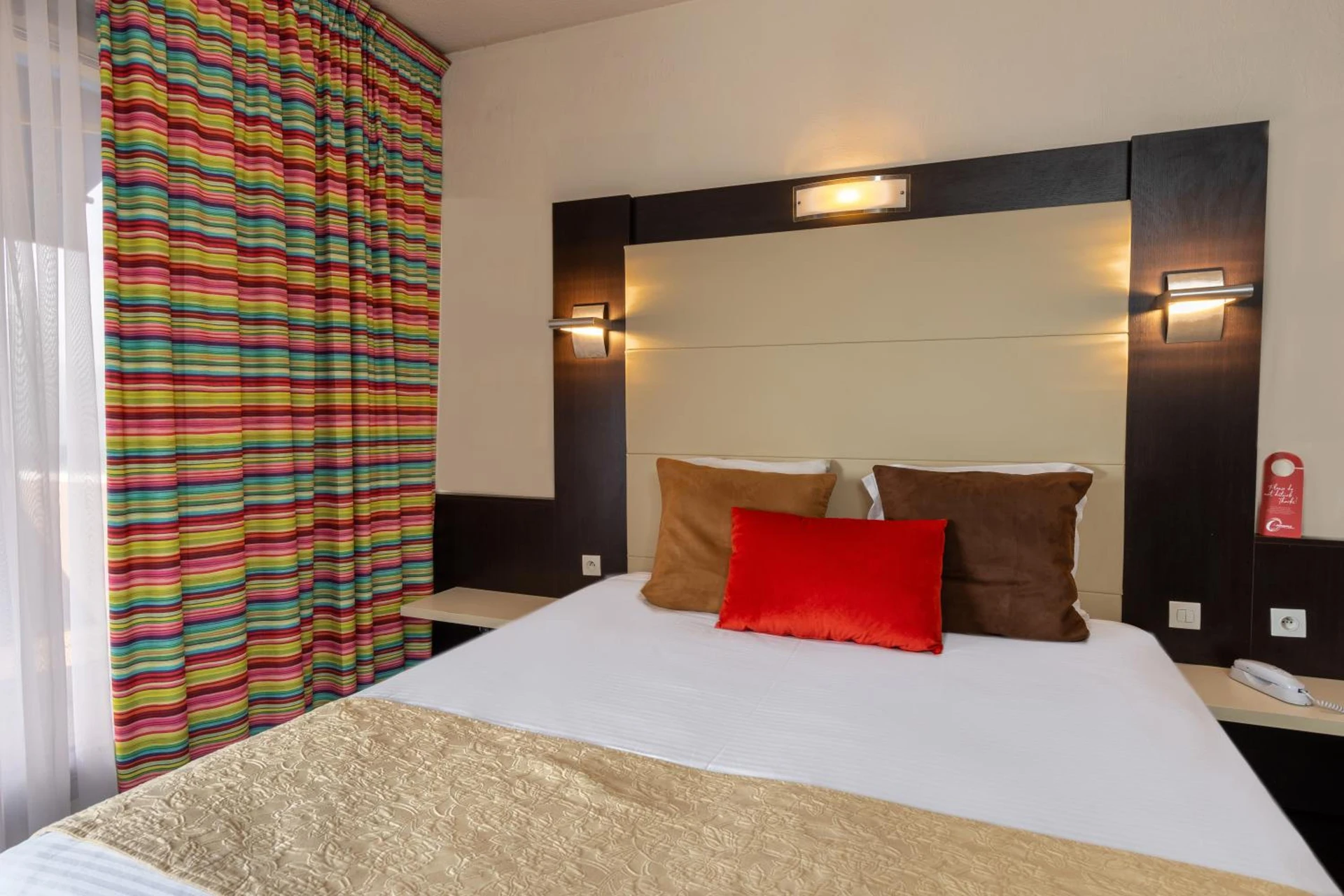 Chambre disponible pour un séminaire d'entreprise à The Originals City, Hôtel Galaxie, Nice Aéroport - Saint-Laurent-du-Var