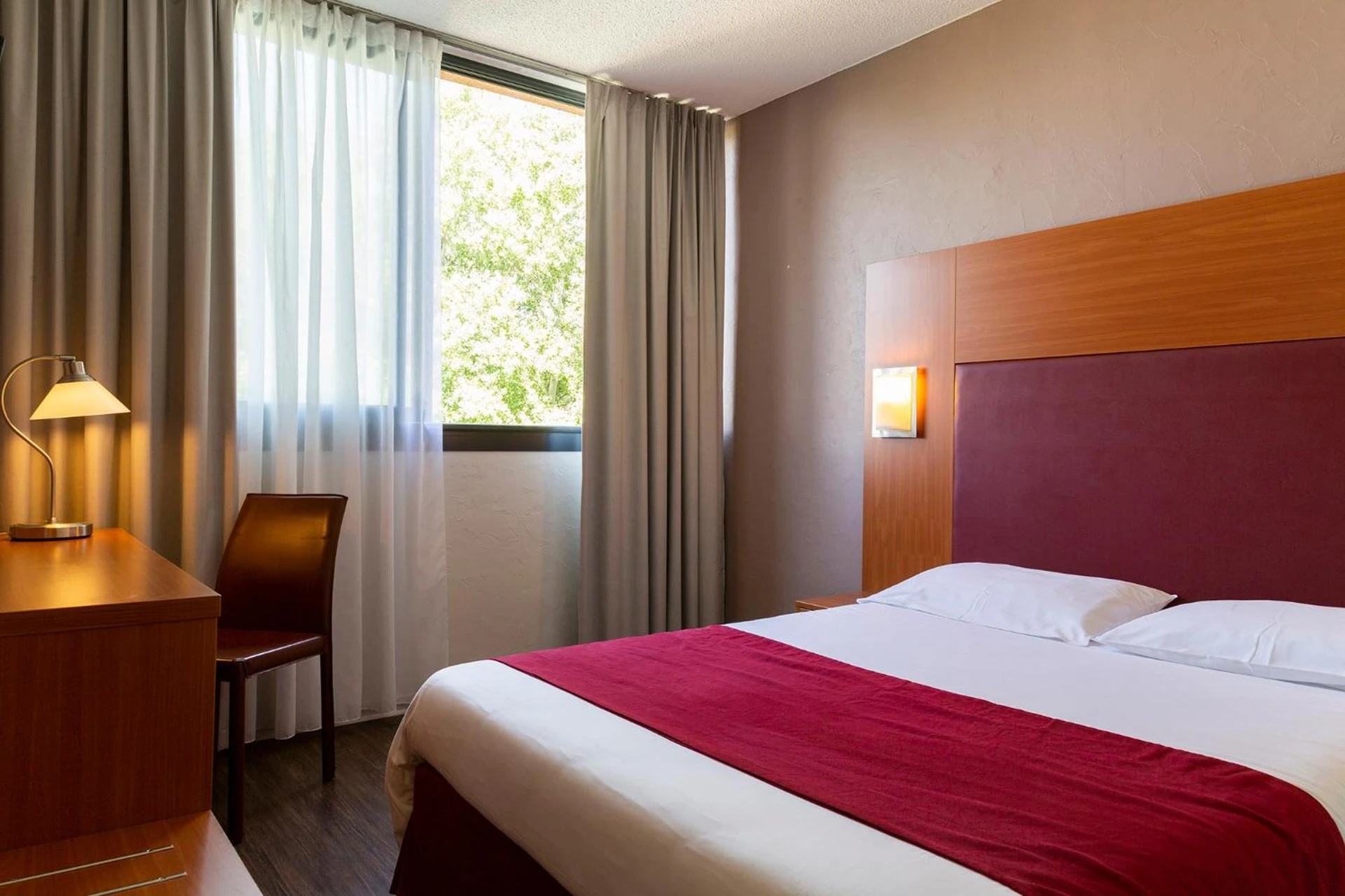 Magnifique chambre pour un séminaire d'entreprise à The Originals City, Hôtel Le Sextant, Toulouse Sud - Labège