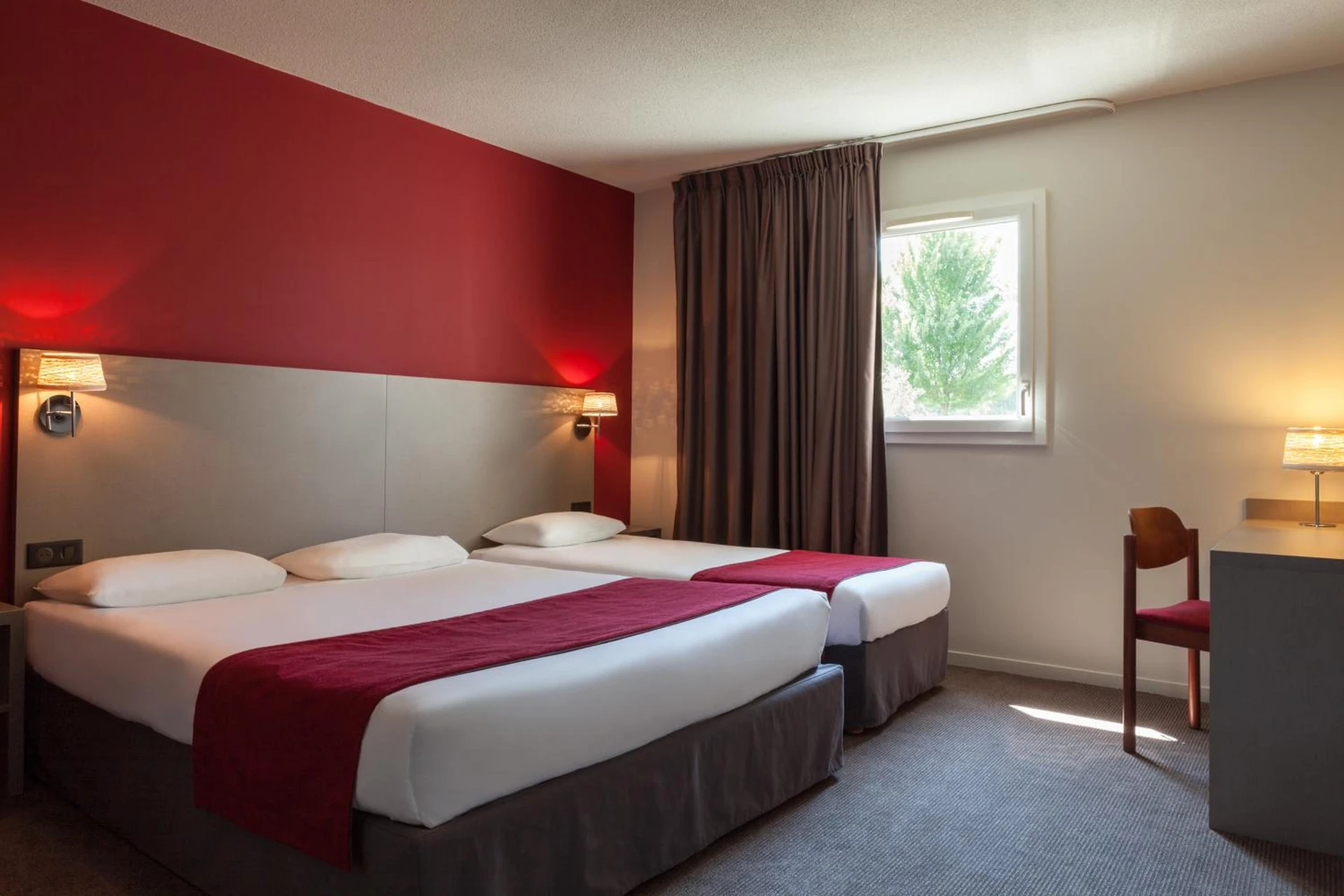 Magnifique chambre pour un séminaire d'entreprise à The Originals City, Hôtel Les Bruyères, Dax Nord - Castets