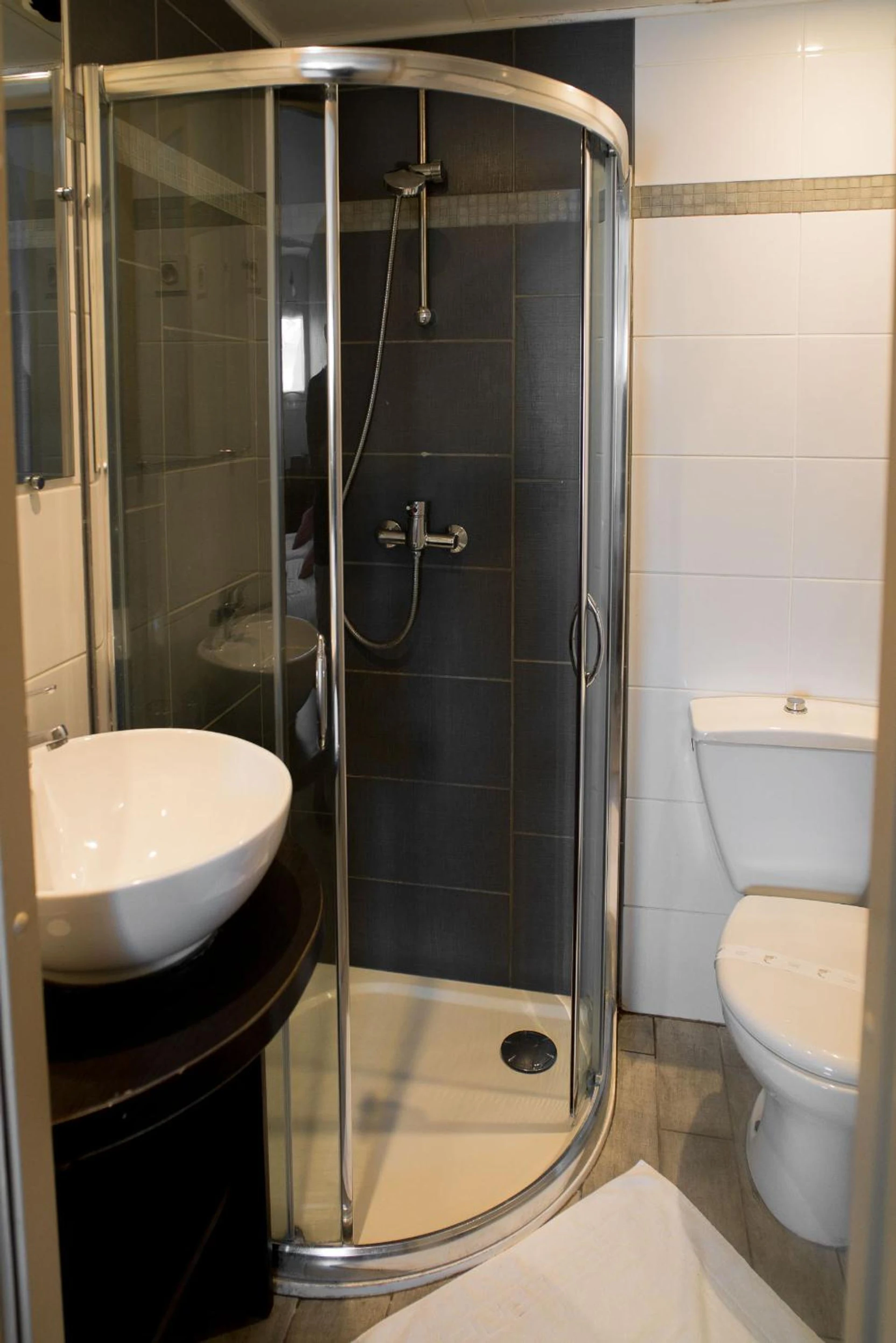 Salle de séminaire à Top Motel - Organiser un événement professionnel à Istres