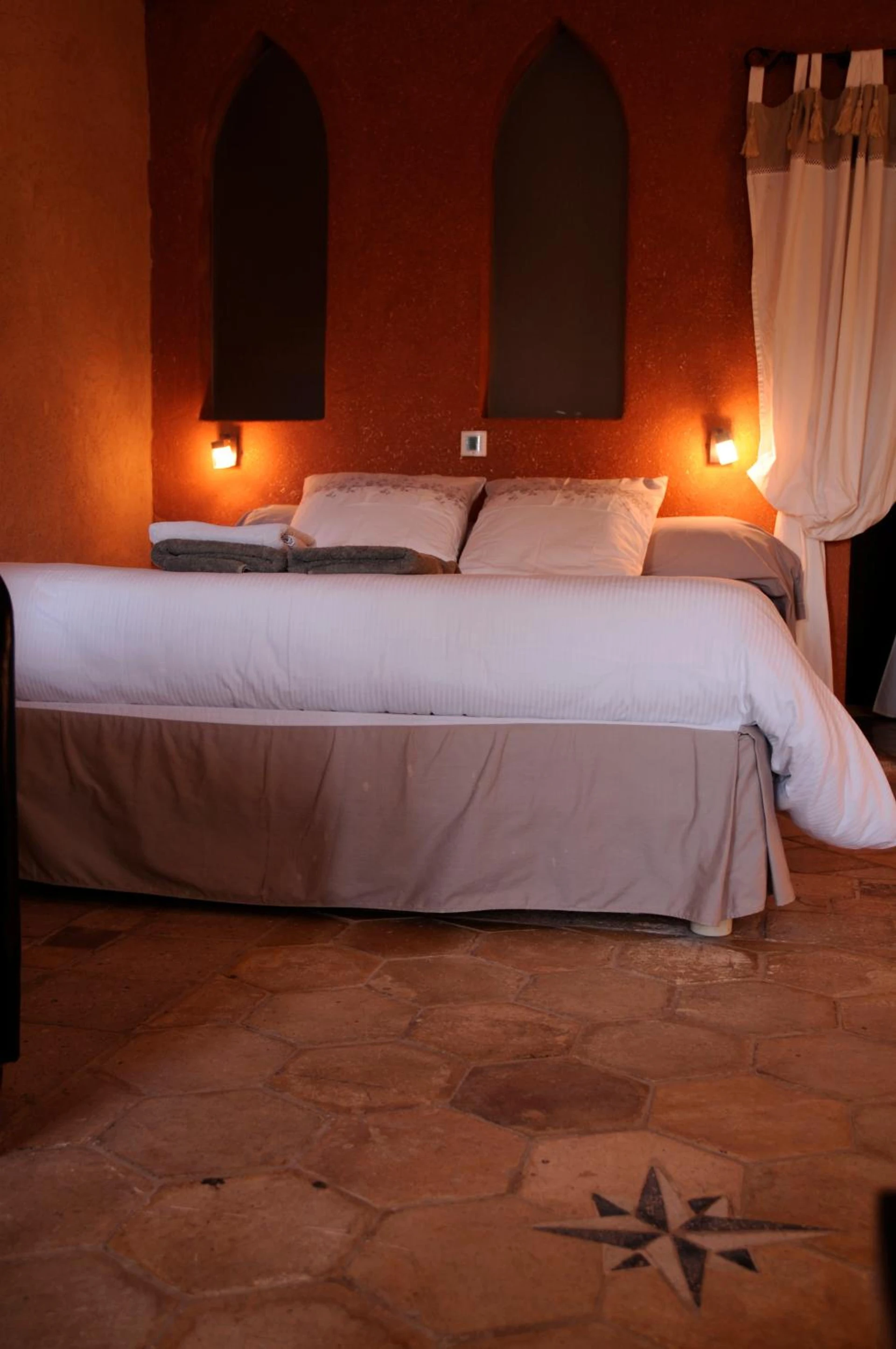 Chambre disponible pour un séminaire d'entreprise à Logis Hôtels Troglododo - Azay-le-Rideau