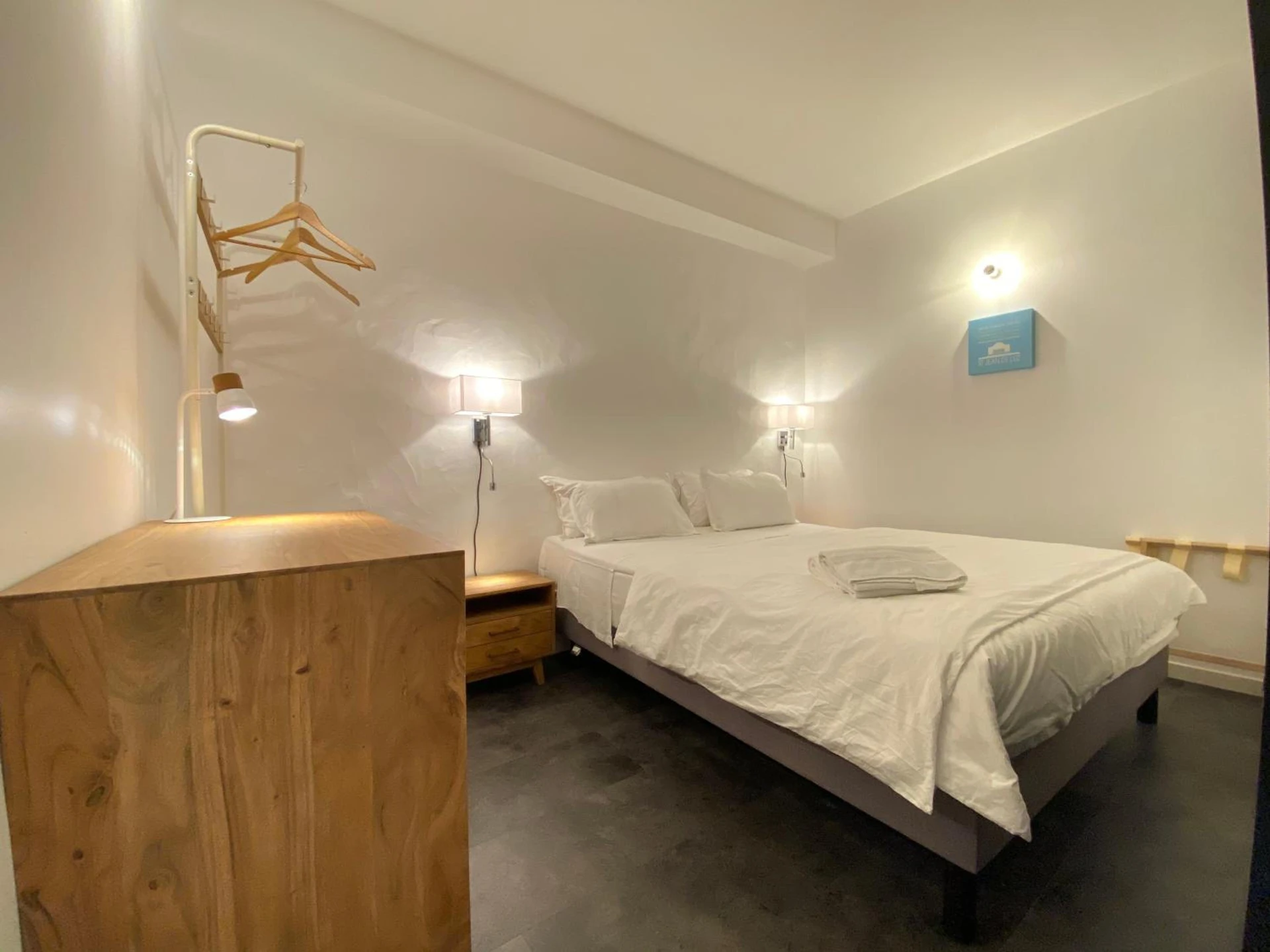 Chambre disponible pour un séminaire d'entreprise à Boutique Hôtel Un Appart en Ville - Bayonne