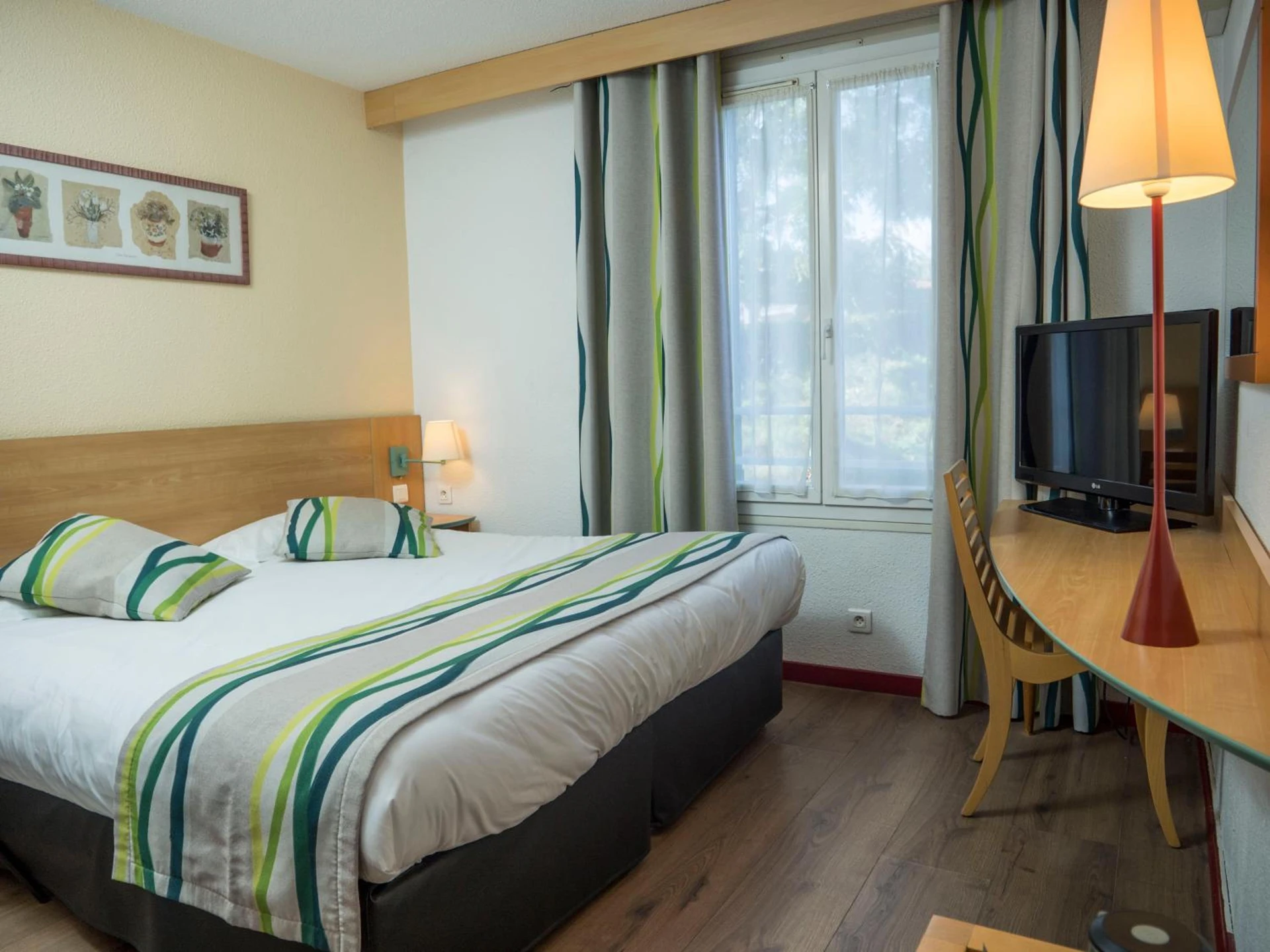 Chambre disponible pour un séminaire d'entreprise à Logis Hotel Restaurant Uzès Pont du Gard - Uzès