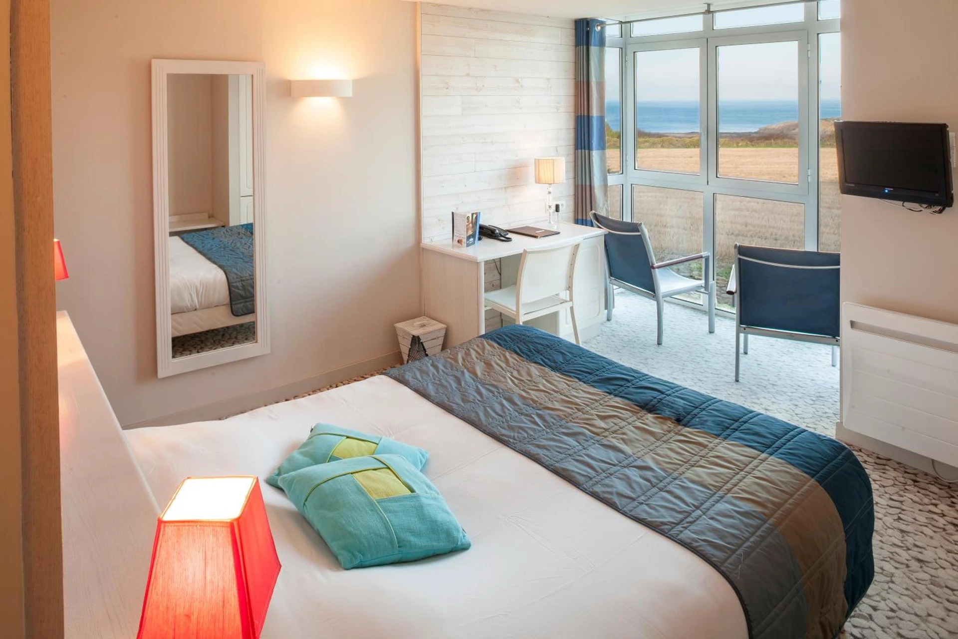 Chambre disponible pour un séminaire d'entreprise à Logis Hôtel Vent d'Iroise - Plougonvelin