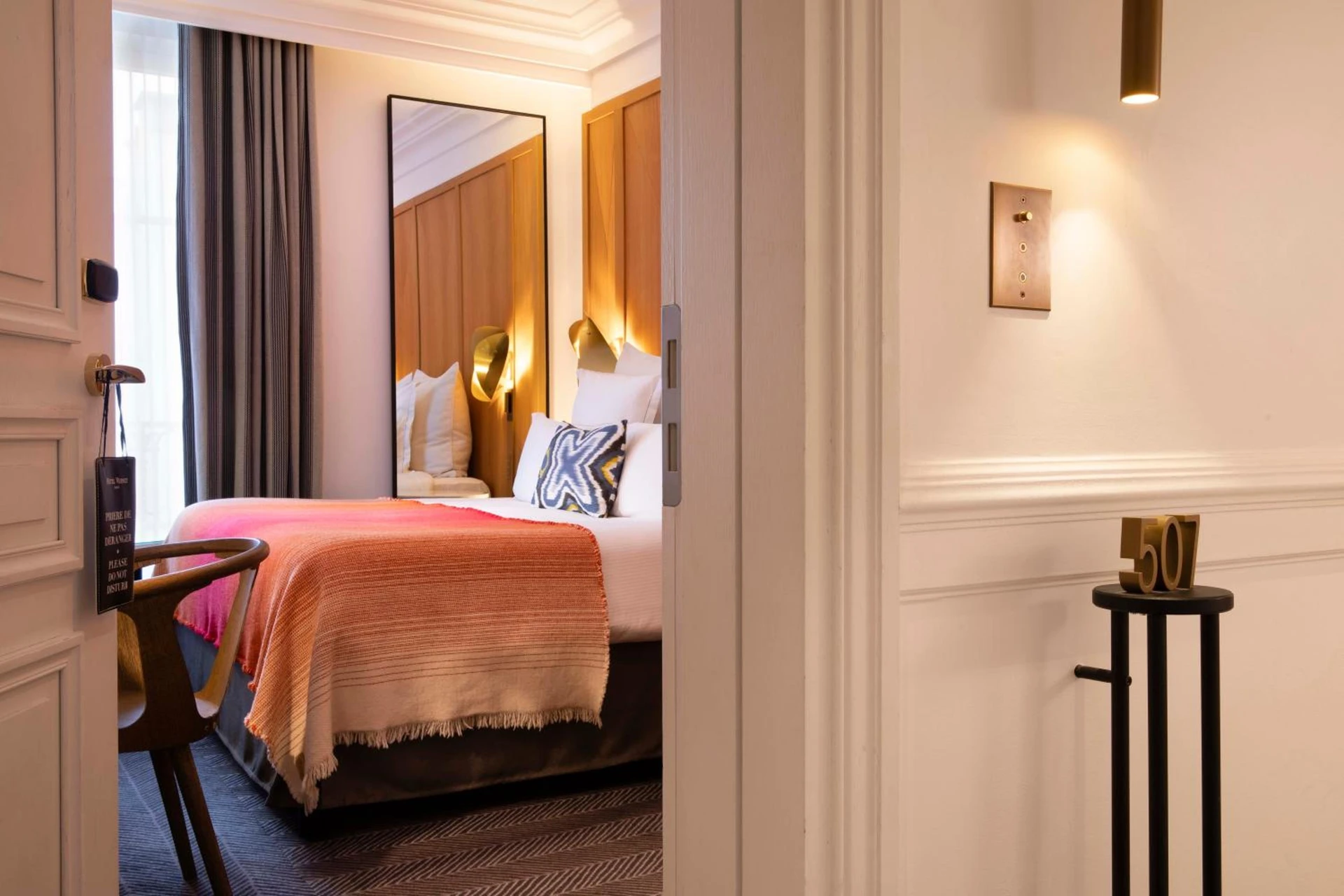 Chambre disponible pour un séminaire d'entreprise à Hôtel Vernet Champs Elysées Paris - Paris