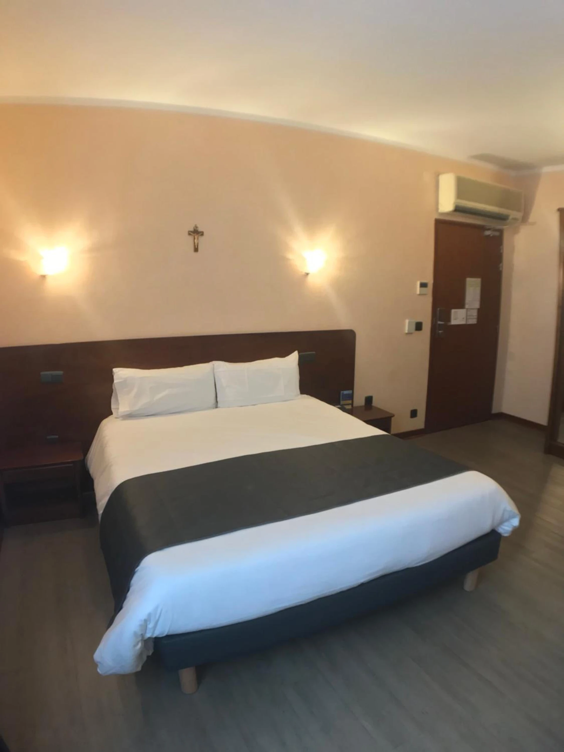Chambre disponible pour un séminaire d'entreprise à Hôtel Vesuvio - Lourdes