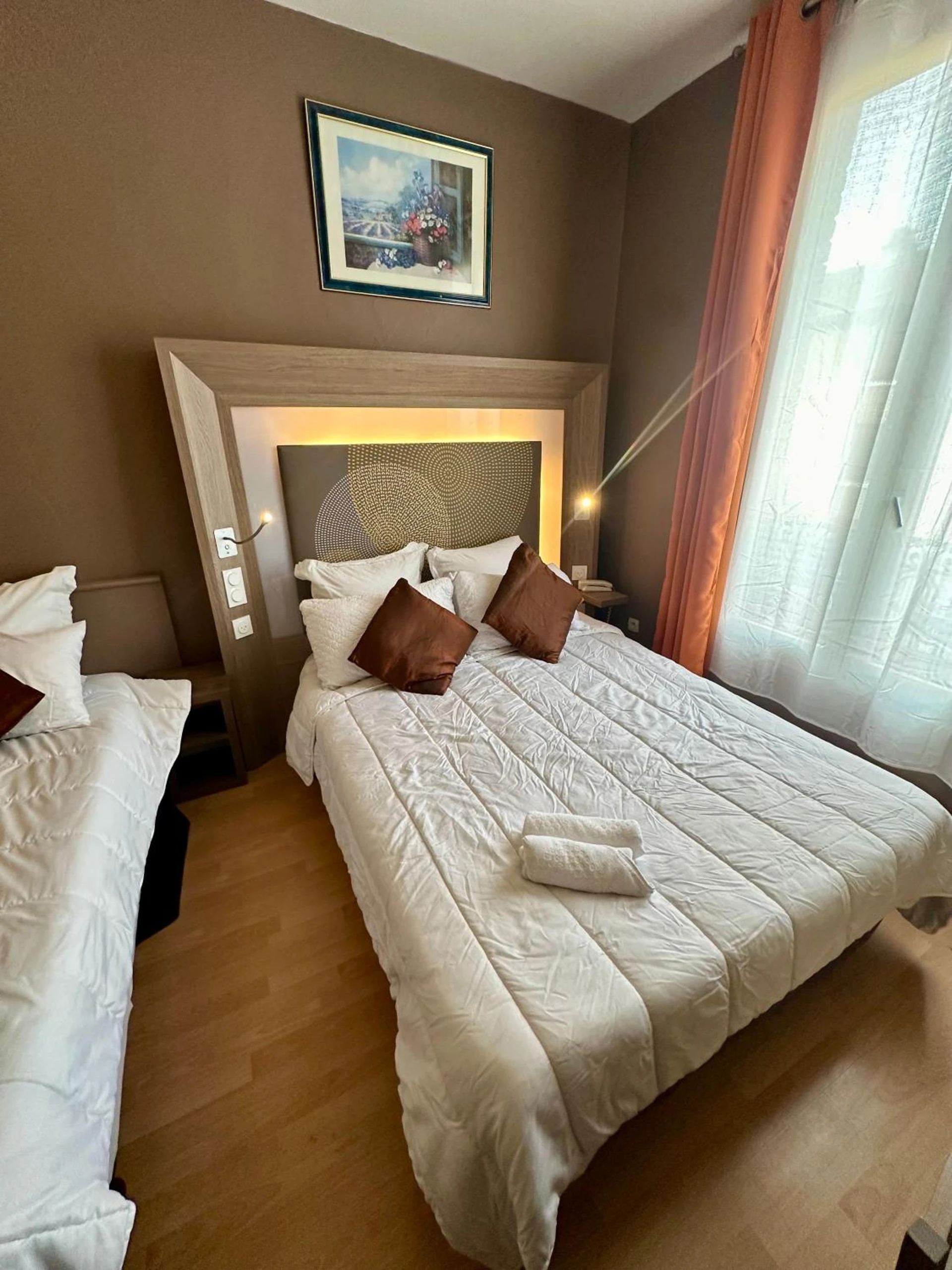 Magnifique chambre pour un séminaire d'entreprise à Hotel Victor Hugo - Clamart