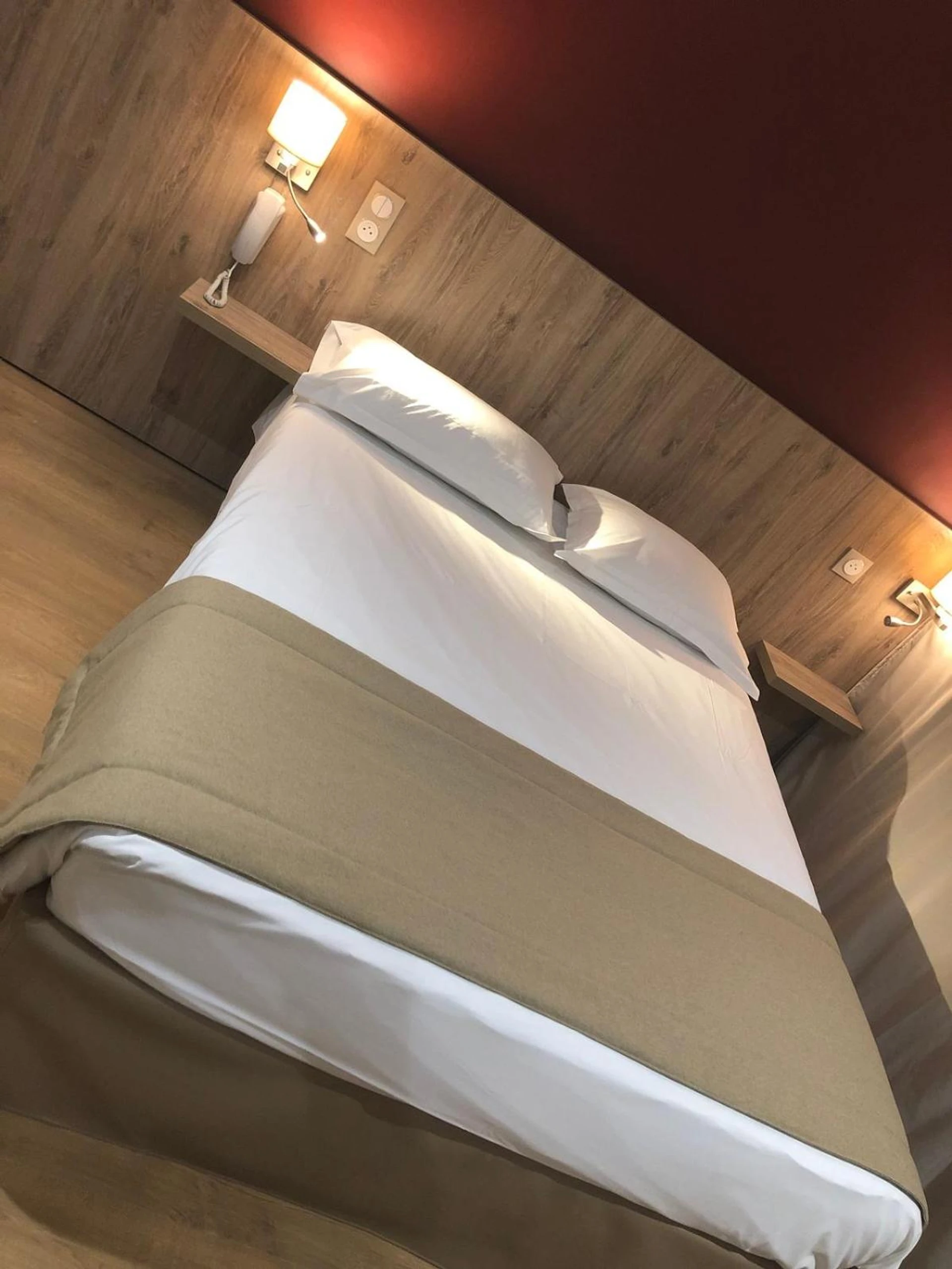 Chambre disponible pour un séminaire d'entreprise à Hotel Victor Hugo - Toulouse