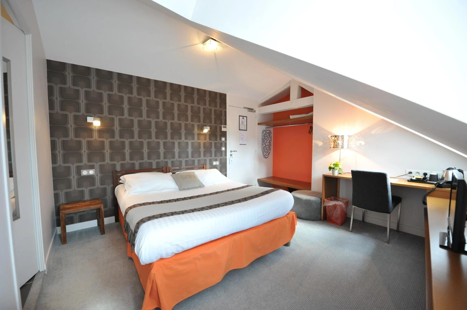 Magnifique chambre pour un séminaire d'entreprise à The Originals Boutique, Hôtel Victoria, Fontainebleau - Fontainebleau
