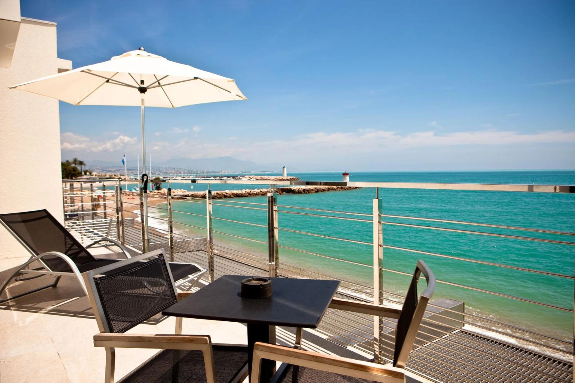 Organiser un séminaire d'entreprise : Villa Azur à villeneuve-loubet