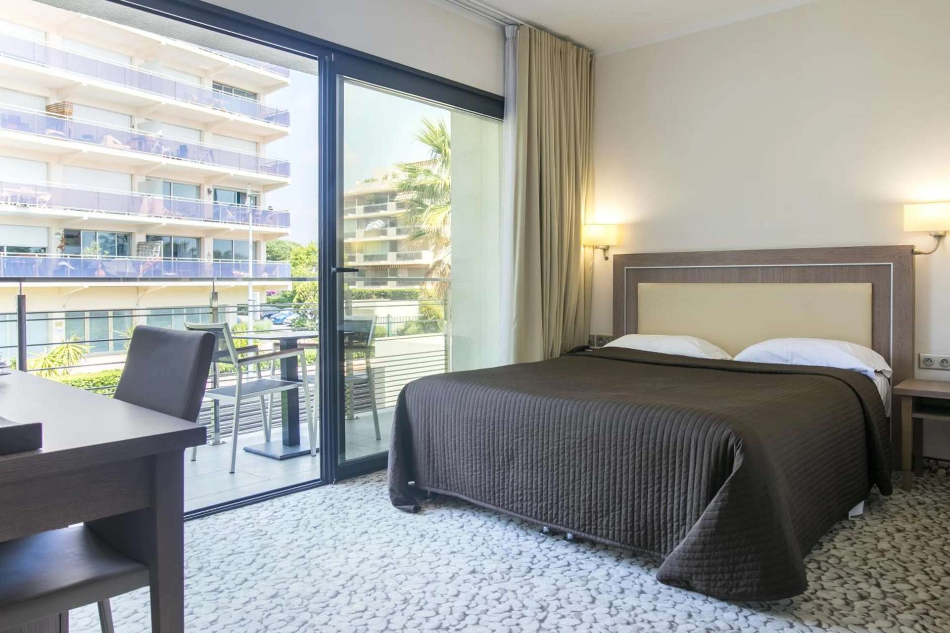 Chambre disponible pour un séminaire d'entreprise à Villa Azur - Villeneuve-Loubet
