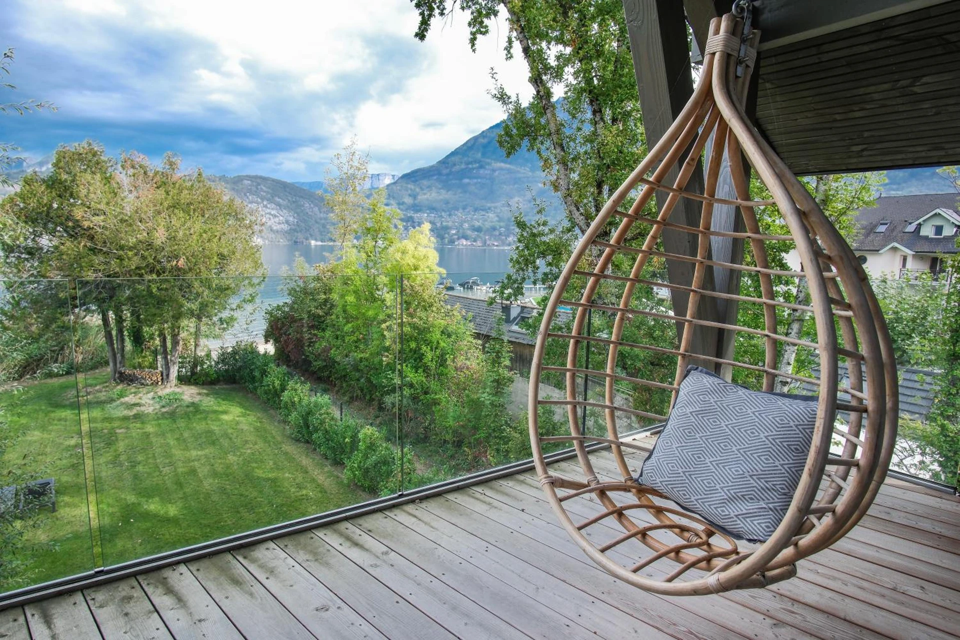 Chambre disponible pour un séminaire d'entreprise à Villa Caroline, Lac d'Annecy - Duingt