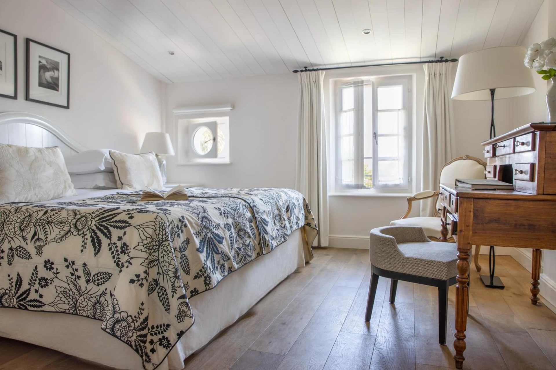 Chambre disponible pour un séminaire d'entreprise à Villa Clarisse & Spa by Olivier Claire - Saint-Martin-de-Ré