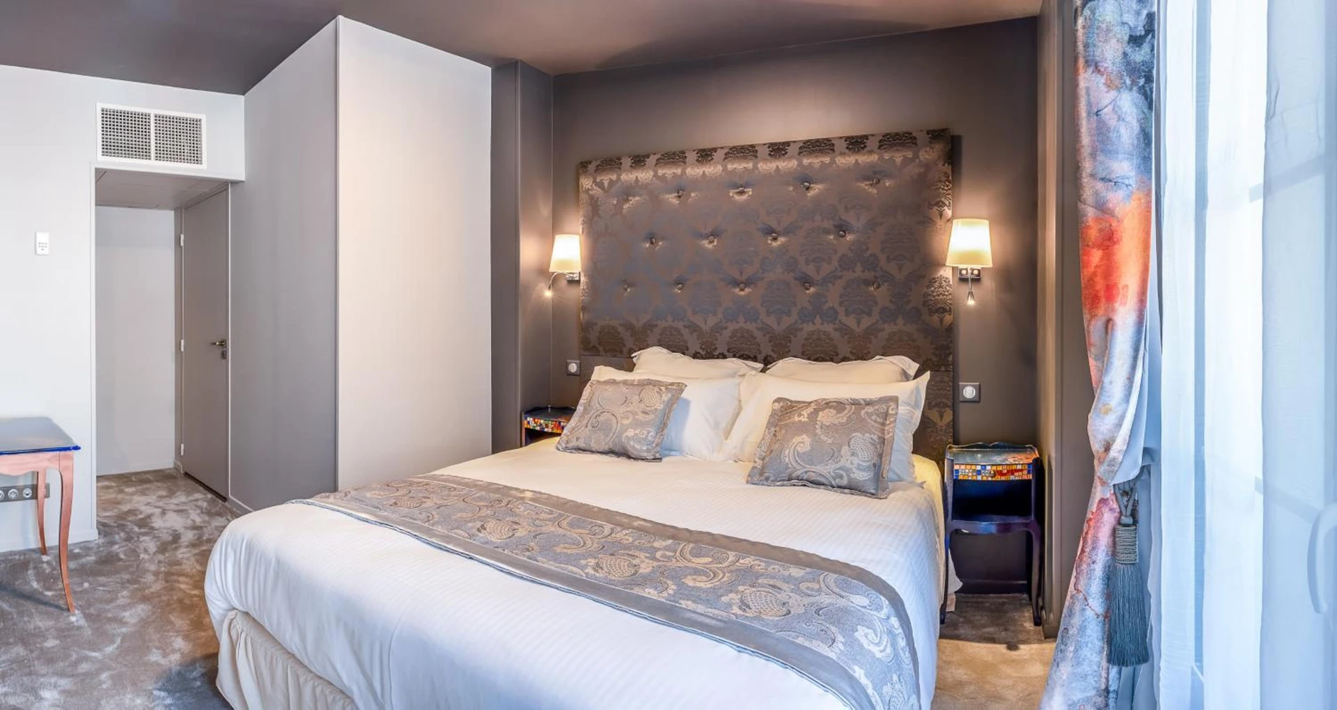 Chambre disponible pour un séminaire d'entreprise à BRIT HOTEL PRIVILEGE LISIEUX - La Villa des Arts - Lisieux