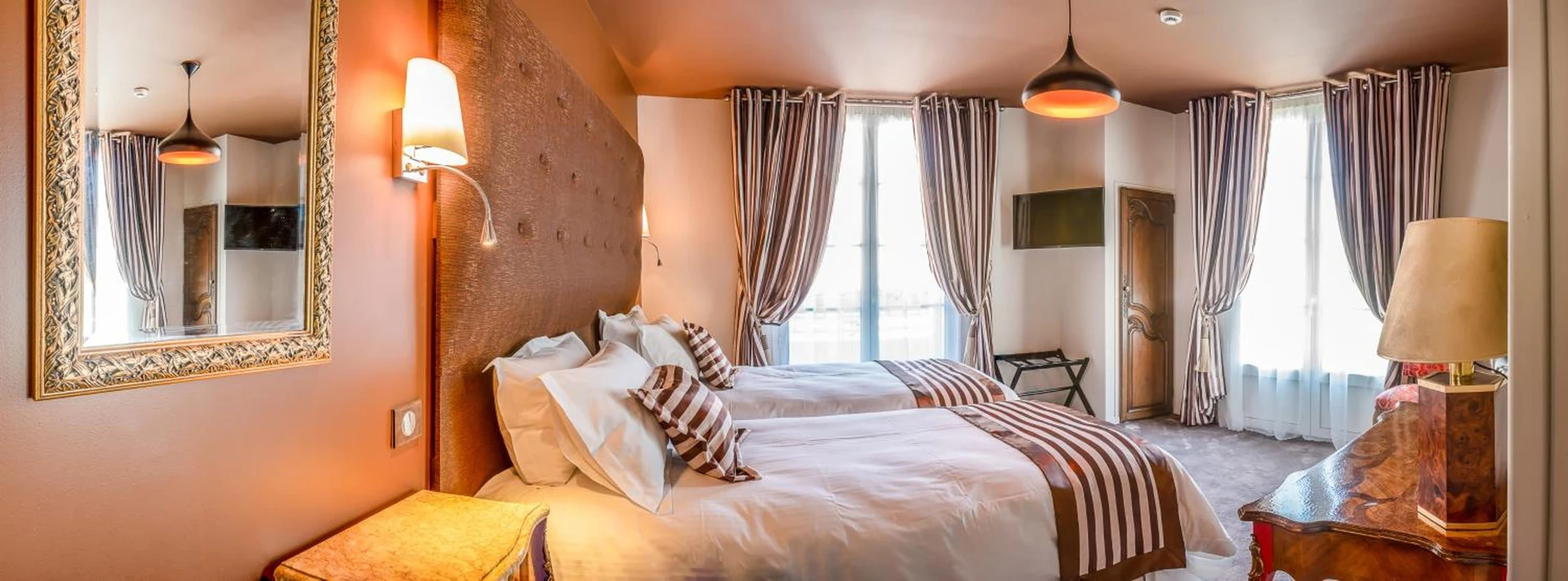Magnifique chambre pour un séminaire d'entreprise à BRIT HOTEL PRIVILEGE LISIEUX - La Villa des Arts - Lisieux