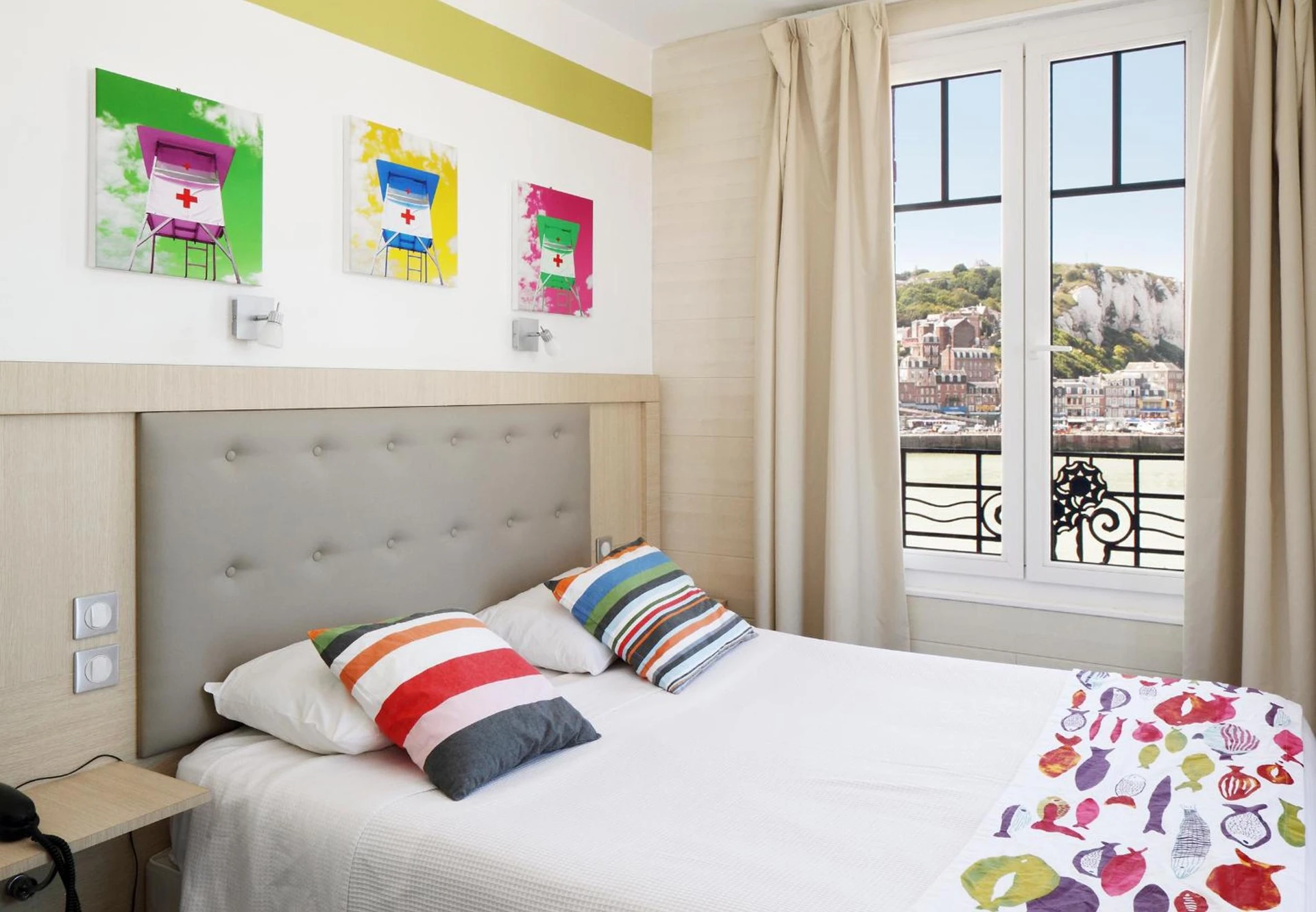 Chambre disponible pour un séminaire d'entreprise à The Originals Boutique, Hôtel La Villa Marine, Le Tréport - Le Tréport