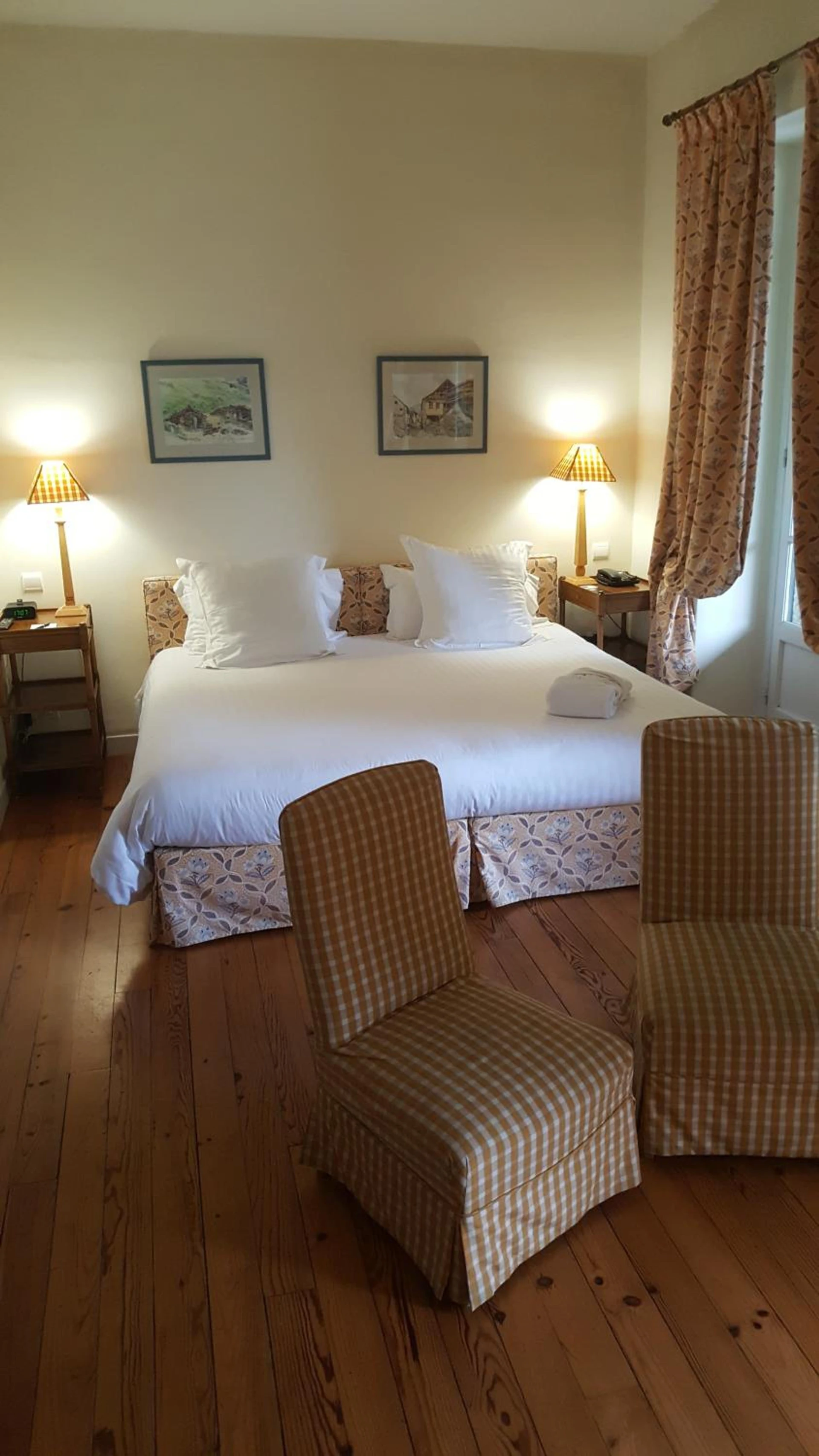 Chambre disponible pour un séminaire d'entreprise à Hôtel Villa Navarre - Pau
