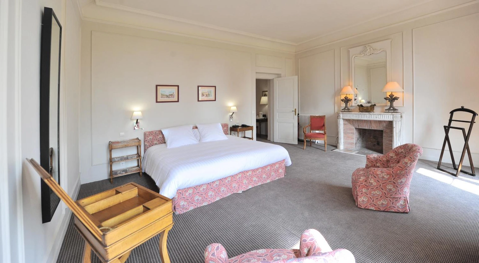 Chambre disponible pour un séminaire d'entreprise à Hôtel Villa Navarre - Pau