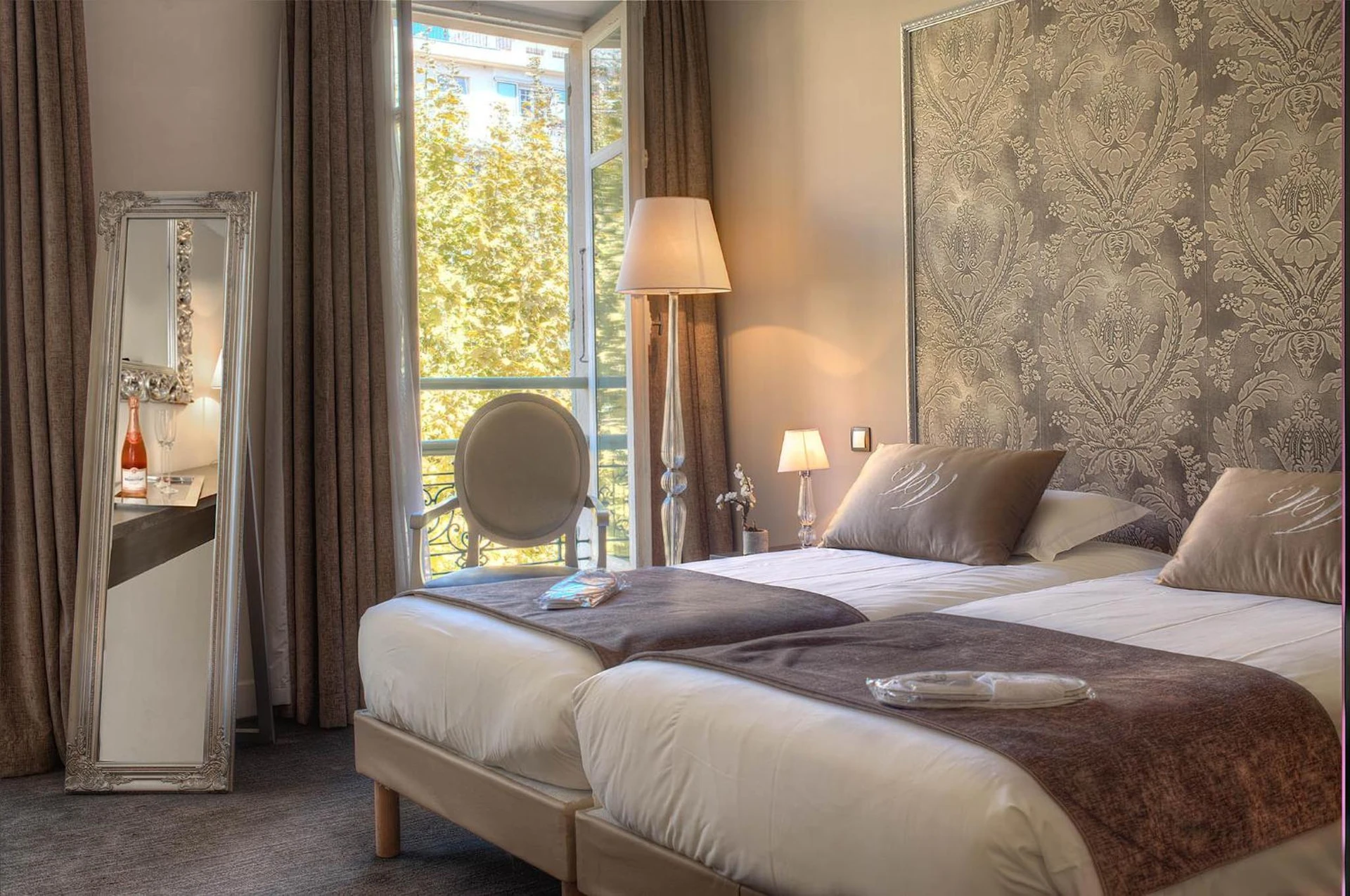 Chambre disponible pour un séminaire d'entreprise à Hotel Villa Victoria - Nice