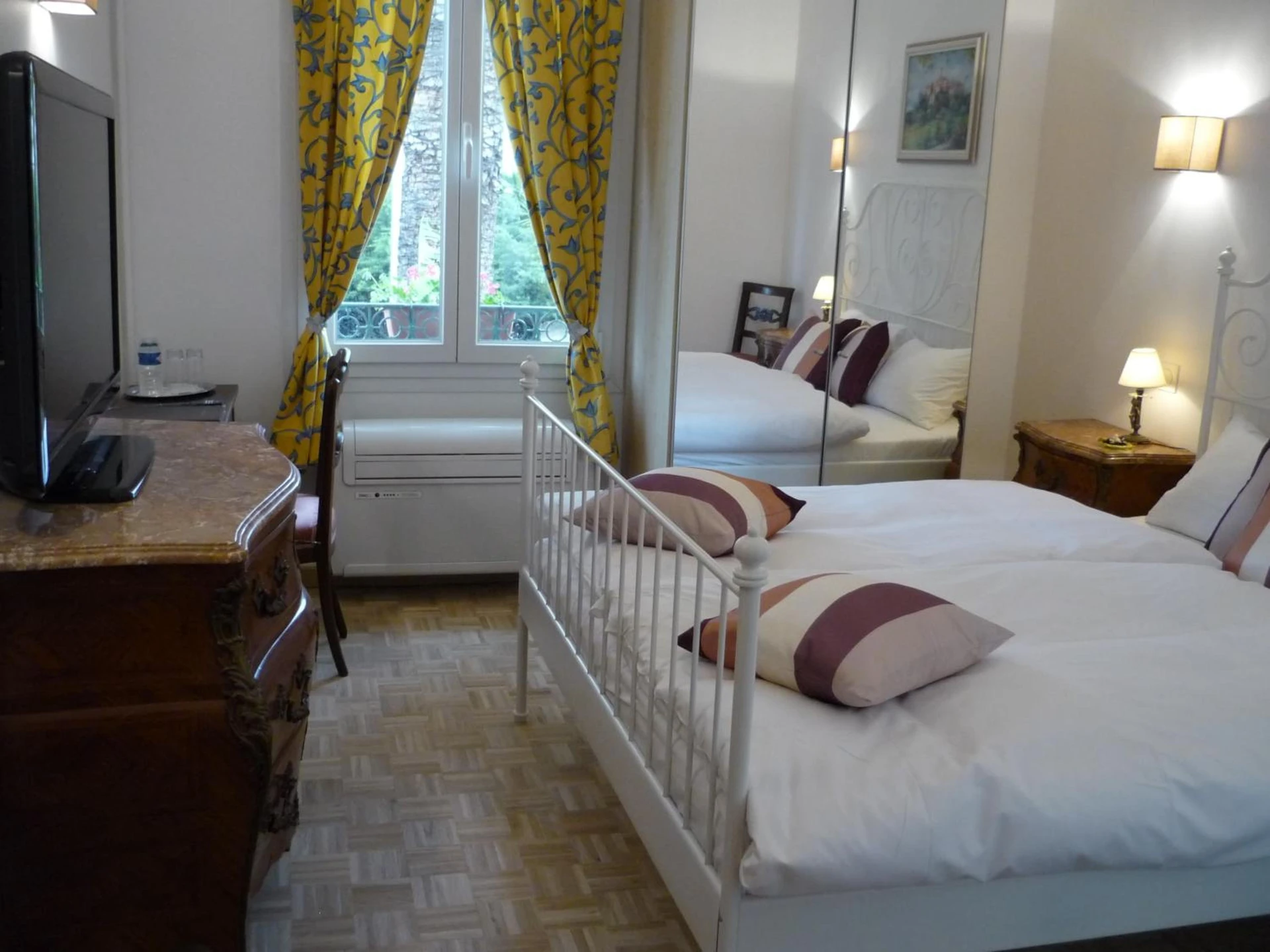 Chambre disponible pour un séminaire d'entreprise à Logis Hôtel Villa Victorine - Nice