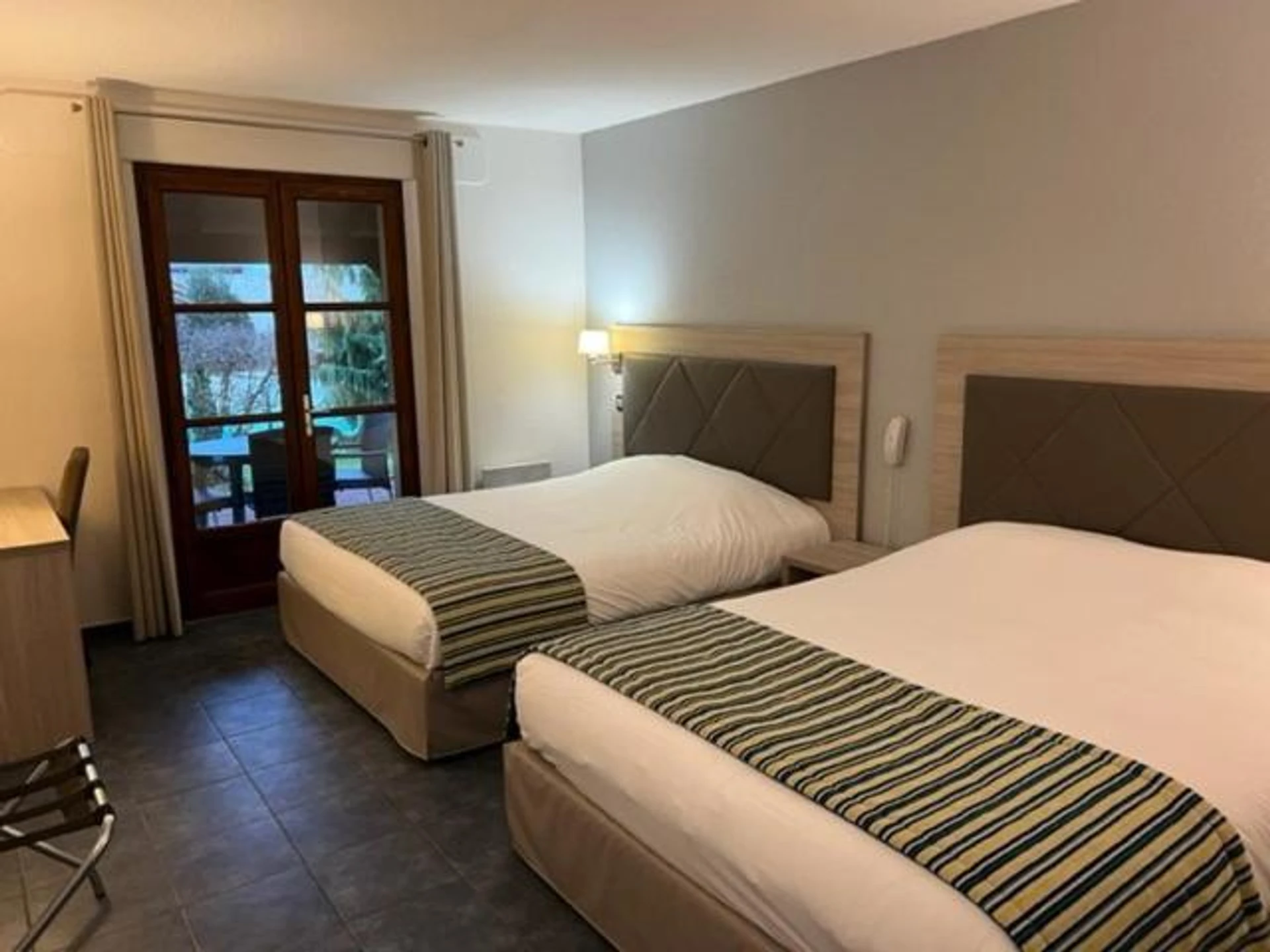 Magnifique chambre pour un séminaire d'entreprise à Hotel Village Motel - Tournus