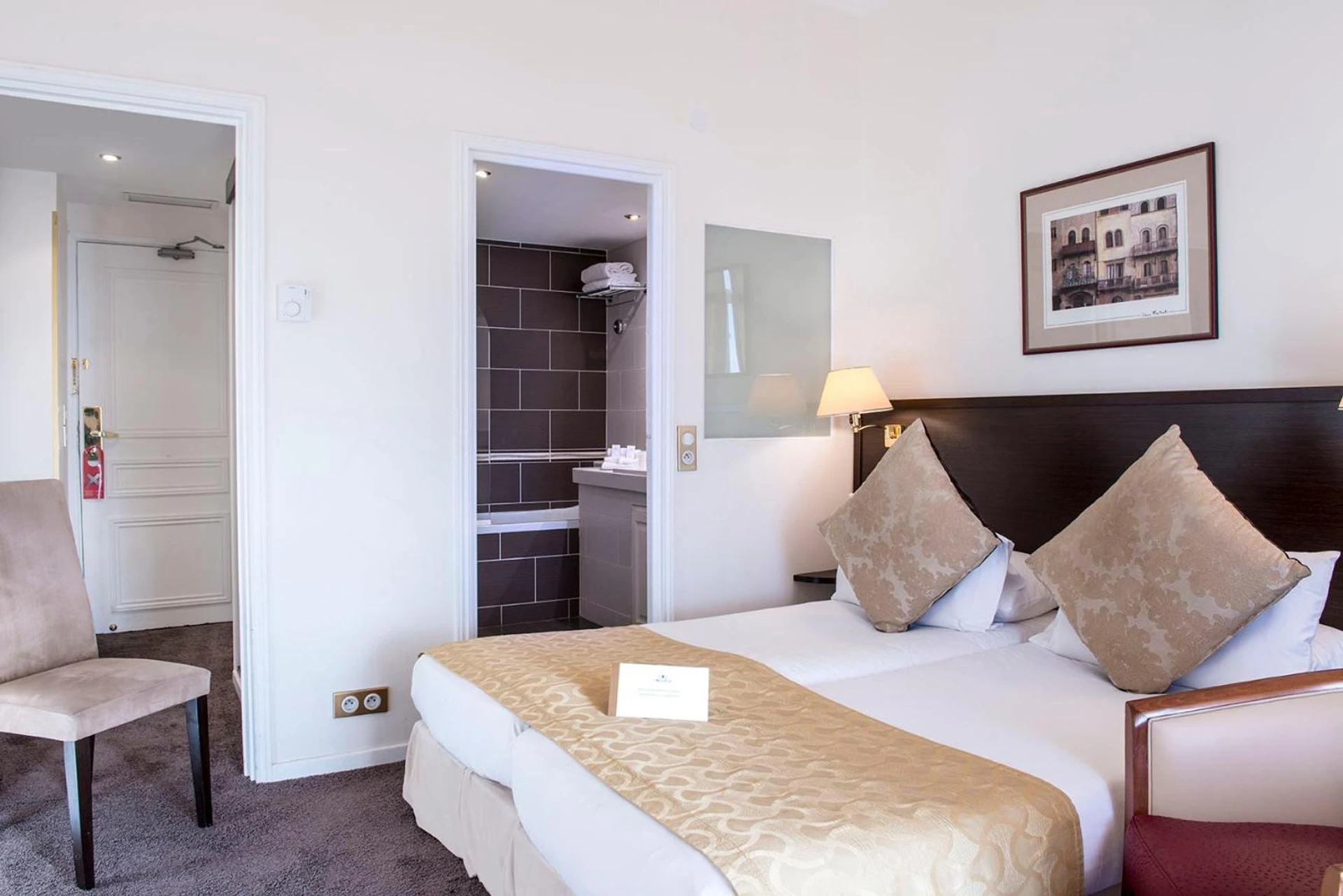Magnifique chambre pour un séminaire d'entreprise à Hôtel West End Promenade - Nice