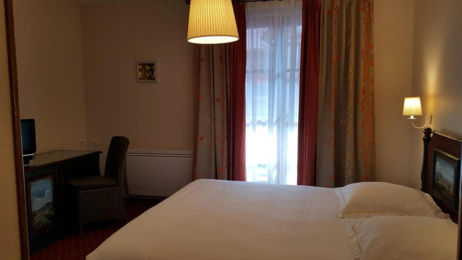 Magnifique chambre pour un séminaire d'entreprise à Hôtel Winzenberg - Blienschwiller
