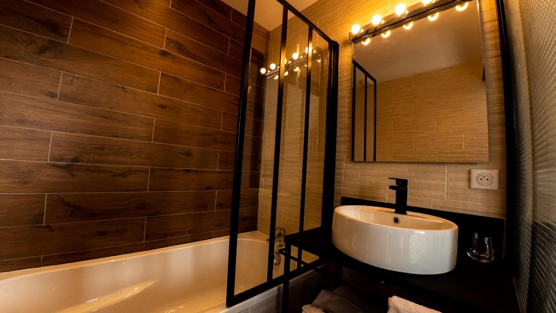 Chambre disponible pour un séminaire d'entreprise à Hôtel Zadig - Aurillac