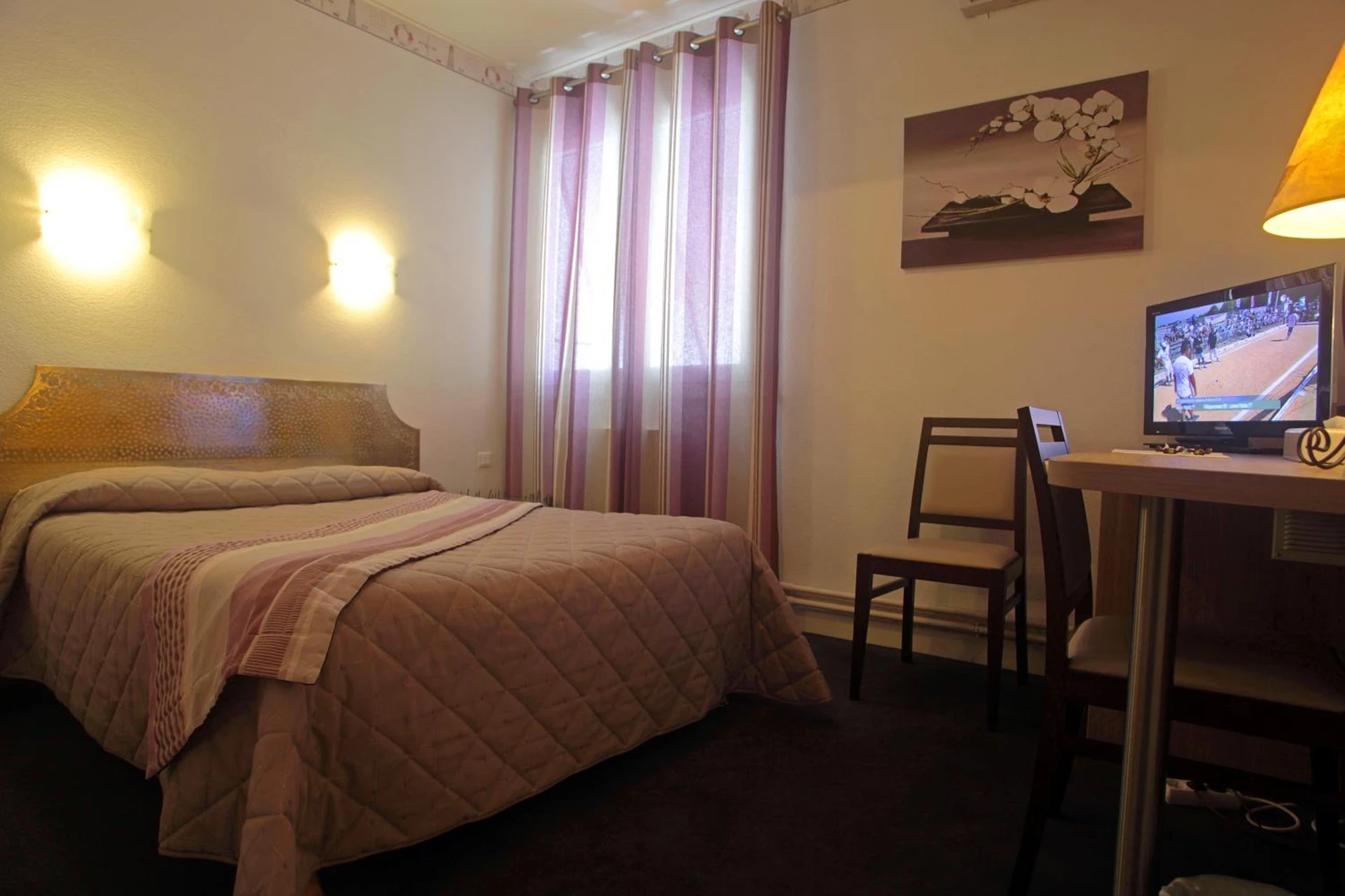 Magnifique chambre pour un séminaire d'entreprise à Hôtel restaurant LOGIS HOTELLERIE DE BALAJAN - Vic-la-Gardiole