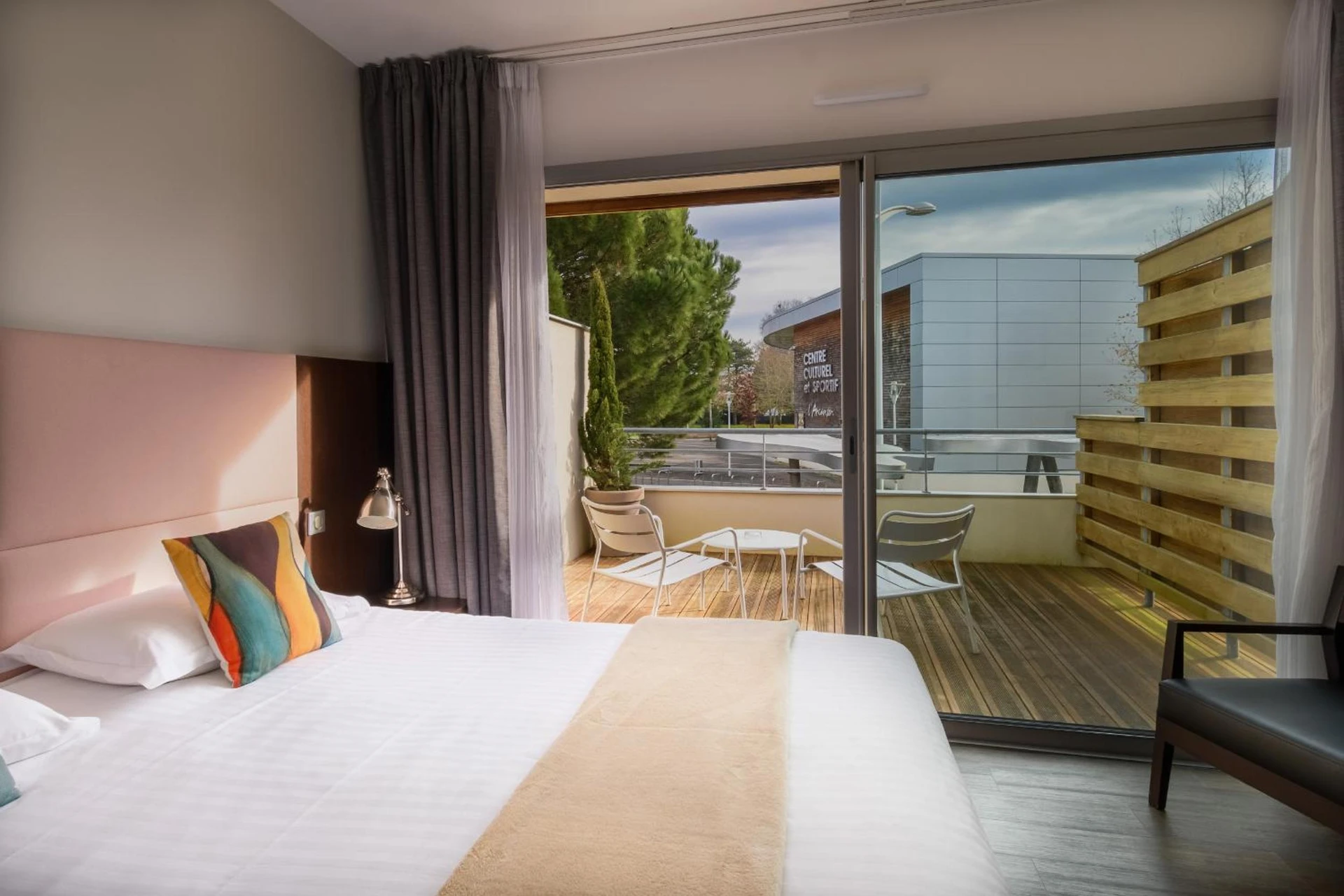 Magnifique chambre pour un séminaire d'entreprise à Hype Hôtel - Biscarrosse