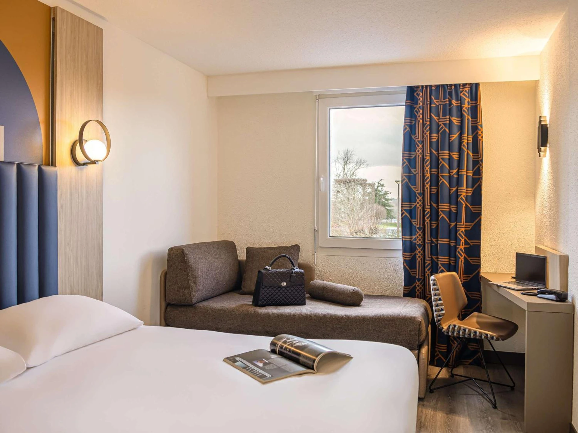 Chambre disponible pour un séminaire d'entreprise à ibis Styles Saint-Quentin - Saint-Quentin