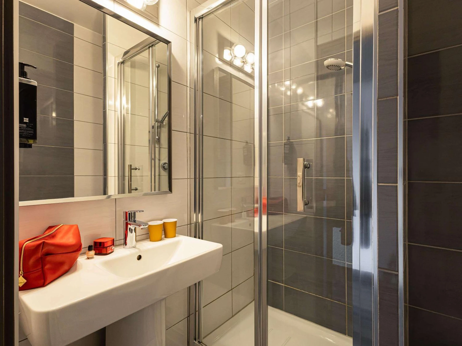 Magnifique chambre pour un séminaire d'entreprise à ibis Styles Saint-Quentin - Saint-Quentin