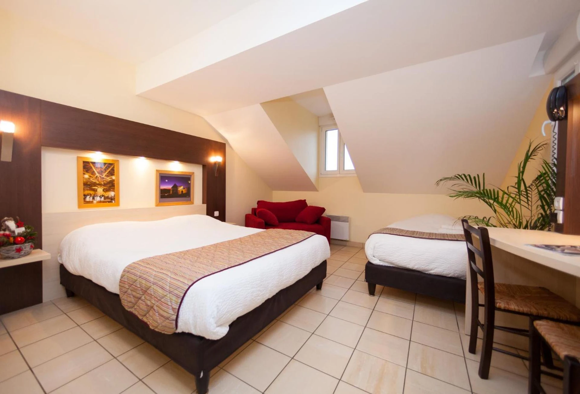 Organiser un séminaire d'entreprise : Logis Jum'Hotel à saints-geosmes