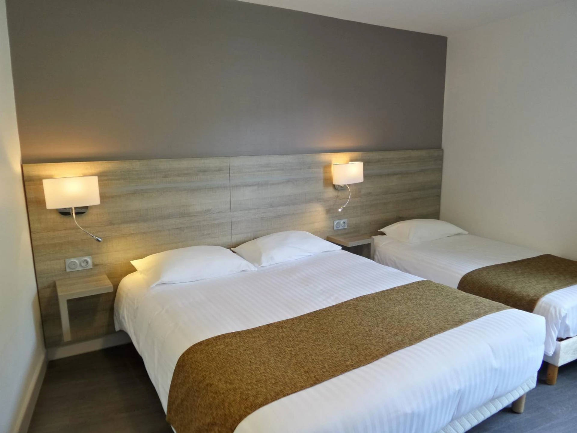 Magnifique chambre pour un séminaire d'entreprise à Jura Hotel Restaurant Le Panoramic - Saint-Claude