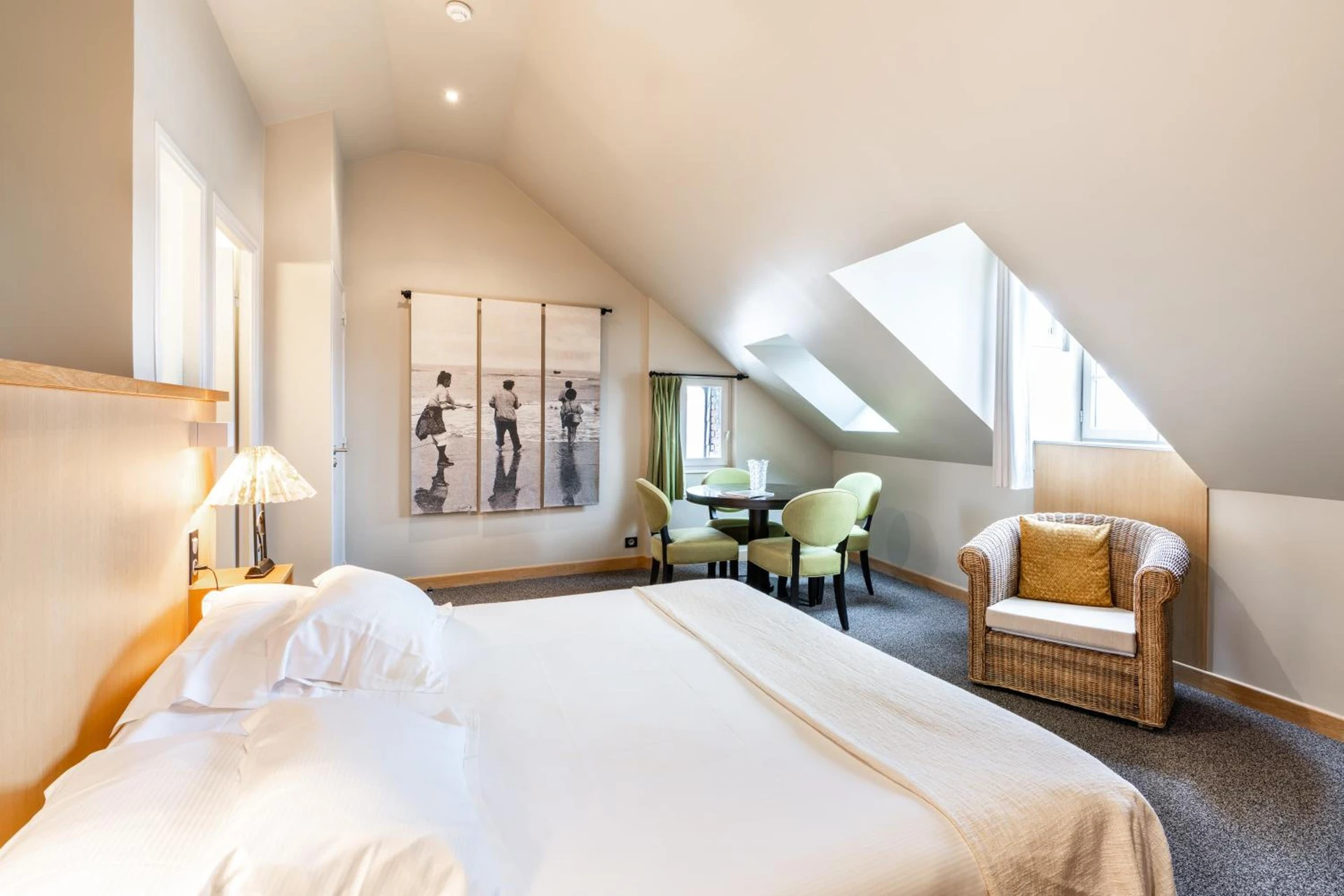 Chambre disponible pour un séminaire d'entreprise à L'Absinthe Hotel - Honfleur