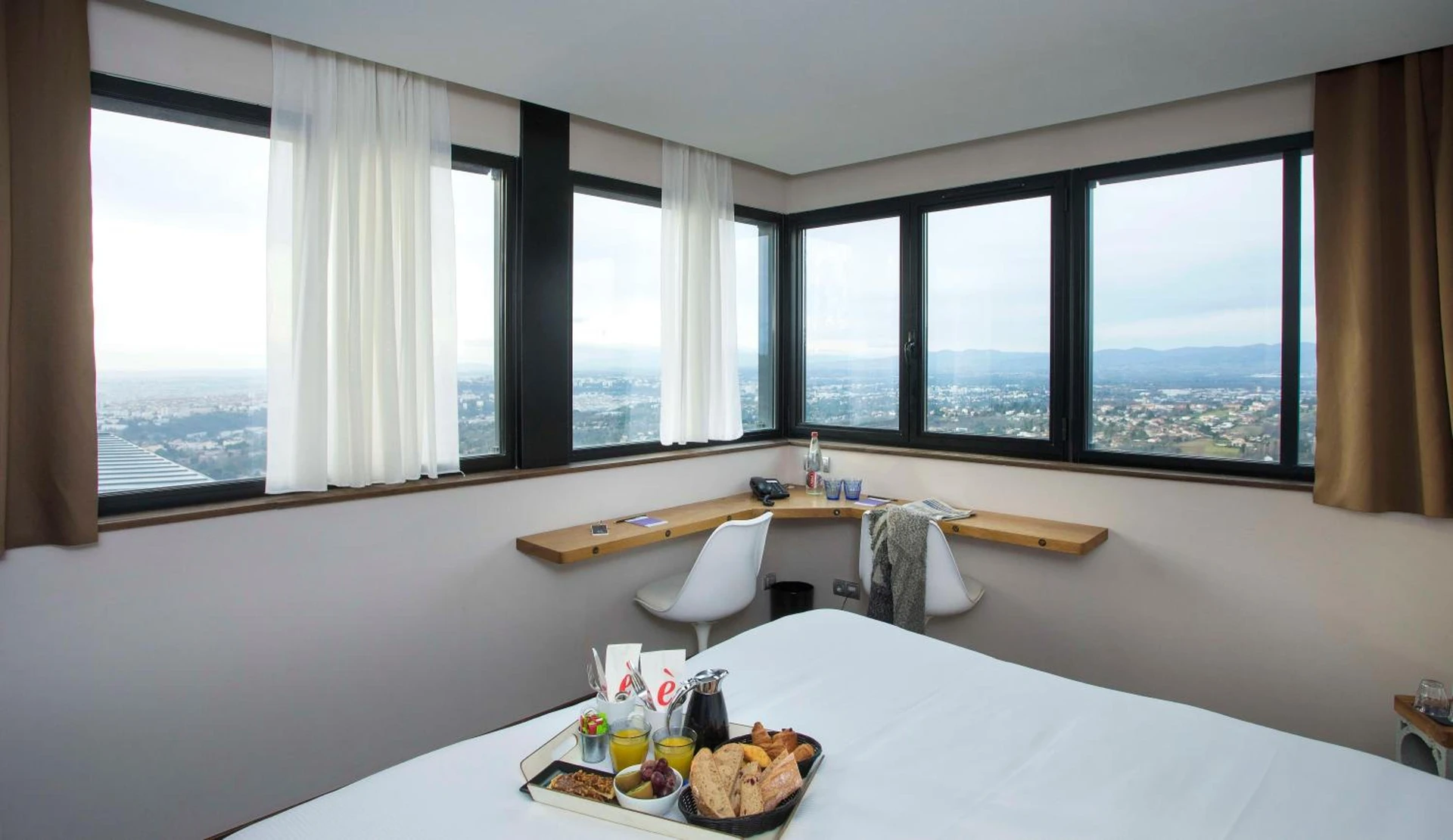 Chambre disponible pour un séminaire d'entreprise à L'Ermitage Hôtel Cuisine-À-Manger - Saint-Cyr-au-Mont-dʼOr