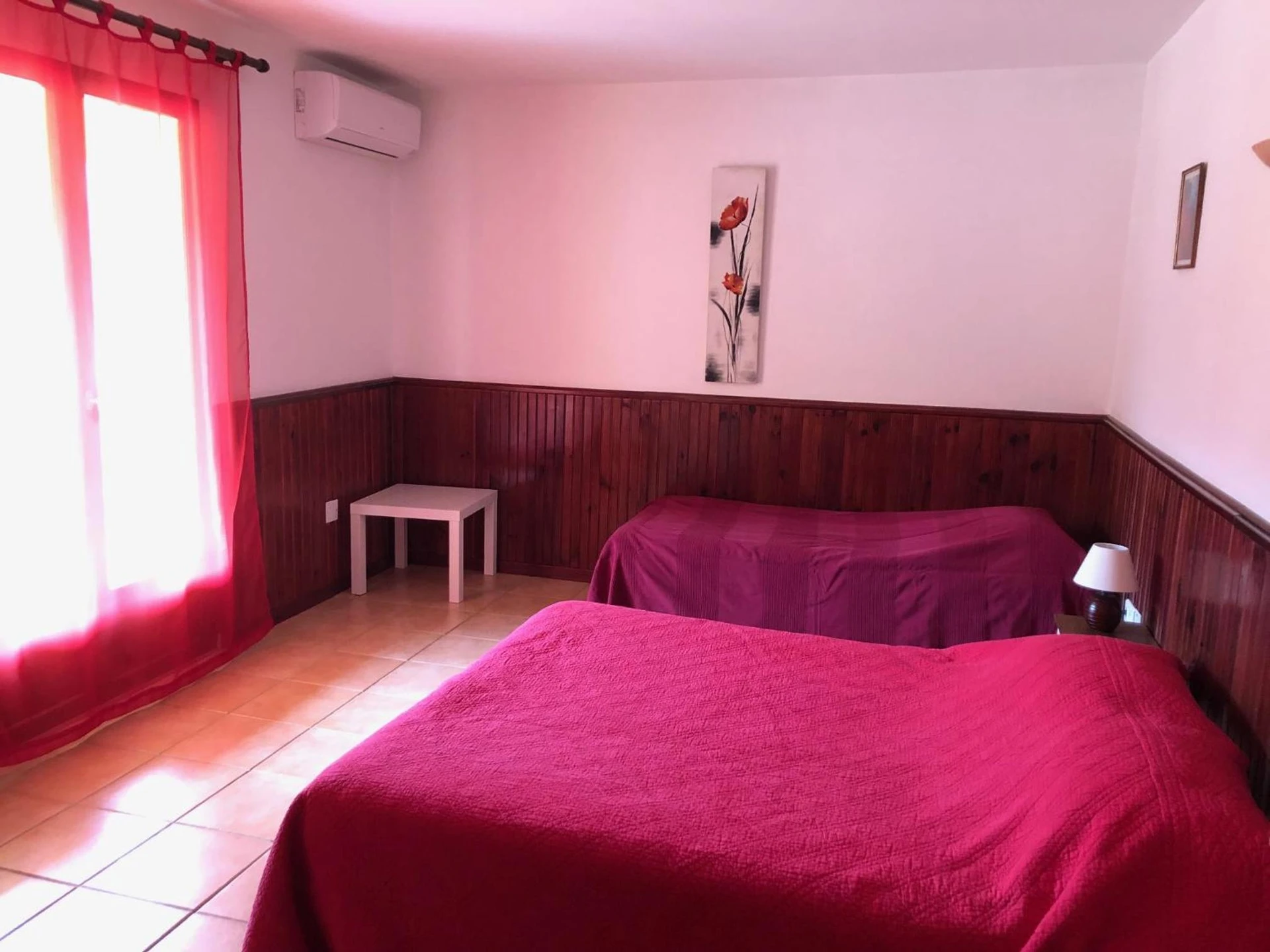 Chambre disponible pour un séminaire d'entreprise à L Incantu - Galéria