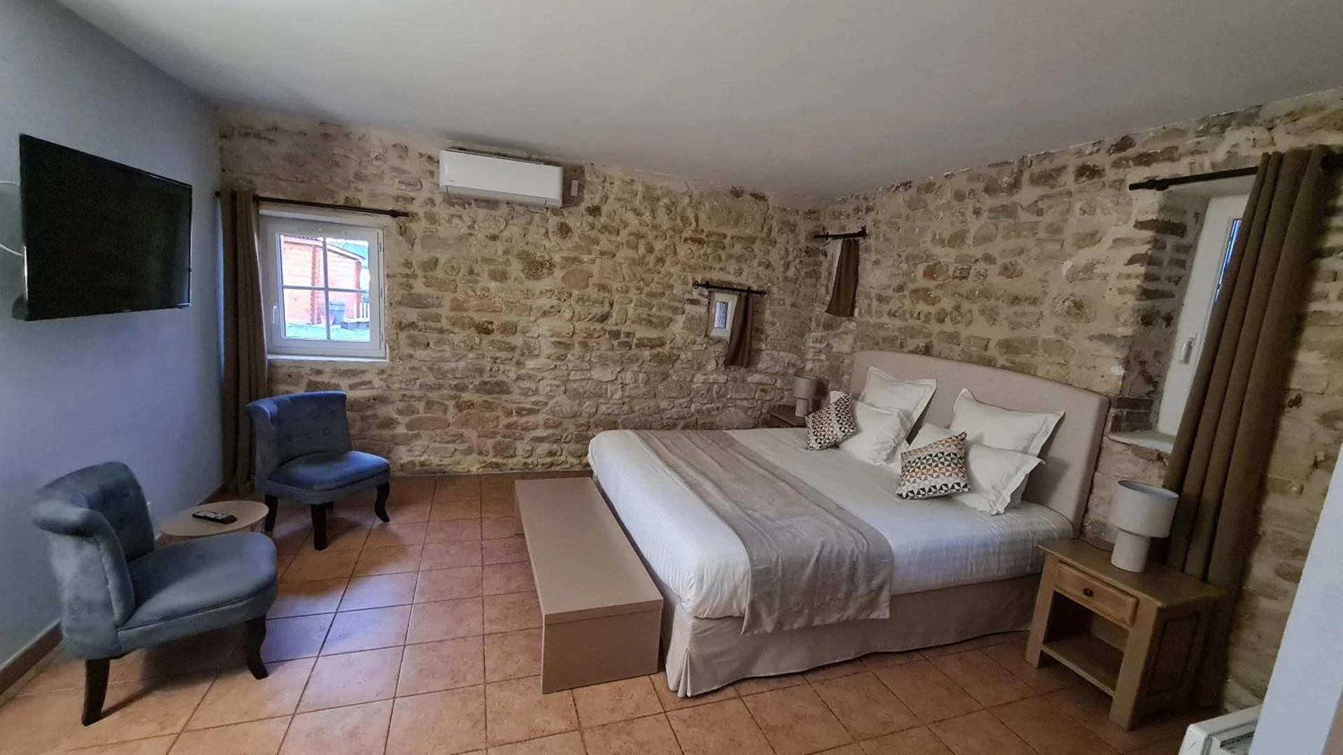 Lieu convivial pour un séminaire d'entreprise à Logis Hôtel La Bastide Saint Bach - Suze-la-Rousse - En savoir plus 