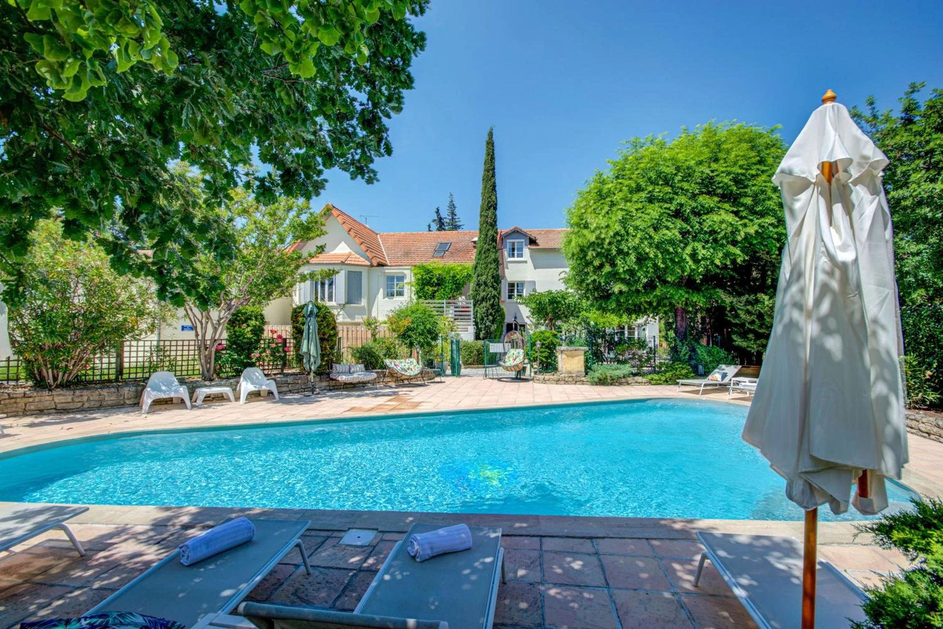 Organiser un séminaire d'entreprise : Logis Hotel Le Blason de Provence à monteux