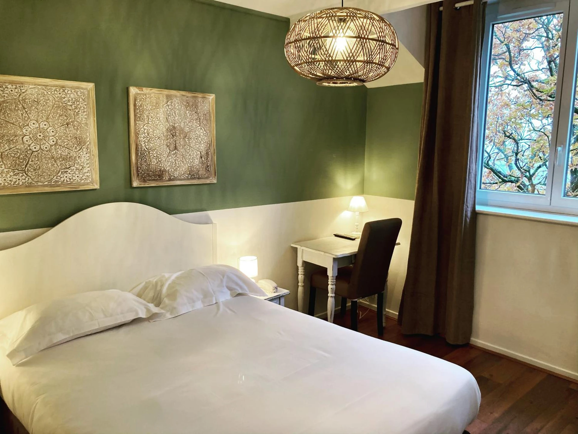 Chambre disponible pour un séminaire d'entreprise à Logis Hotel Le Blason de Provence - Monteux