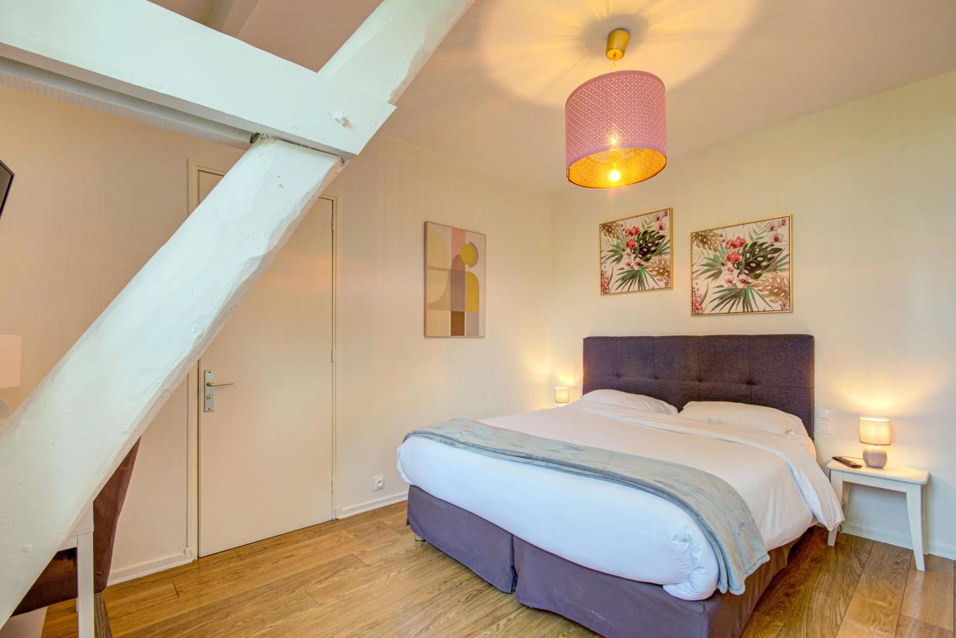 Chambre disponible pour un séminaire d'entreprise à Logis Hotel Le Blason de Provence - Monteux