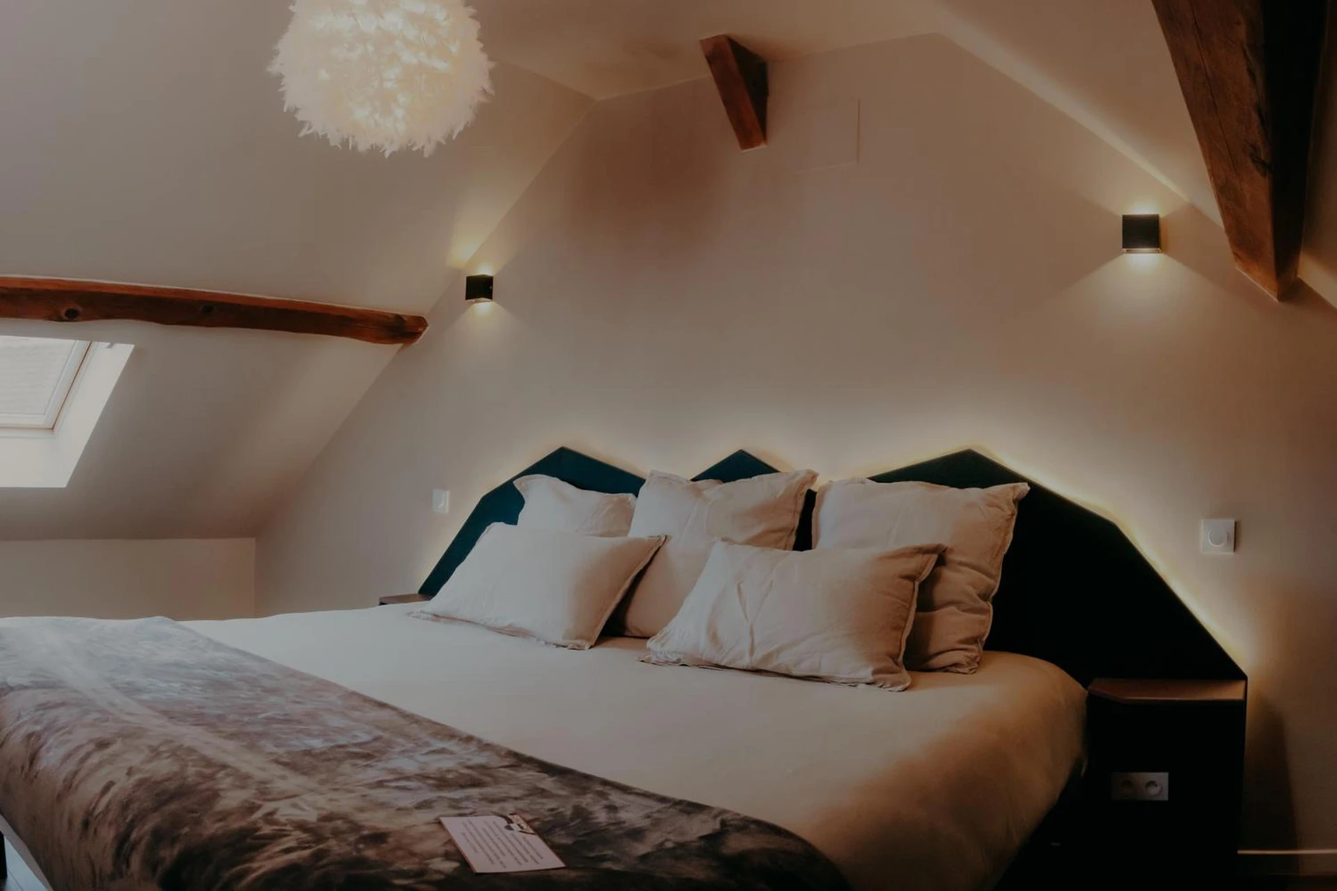 Chambre disponible pour un séminaire d'entreprise à Le Central Hôtel-Bar - Oloron-Sainte-Marie