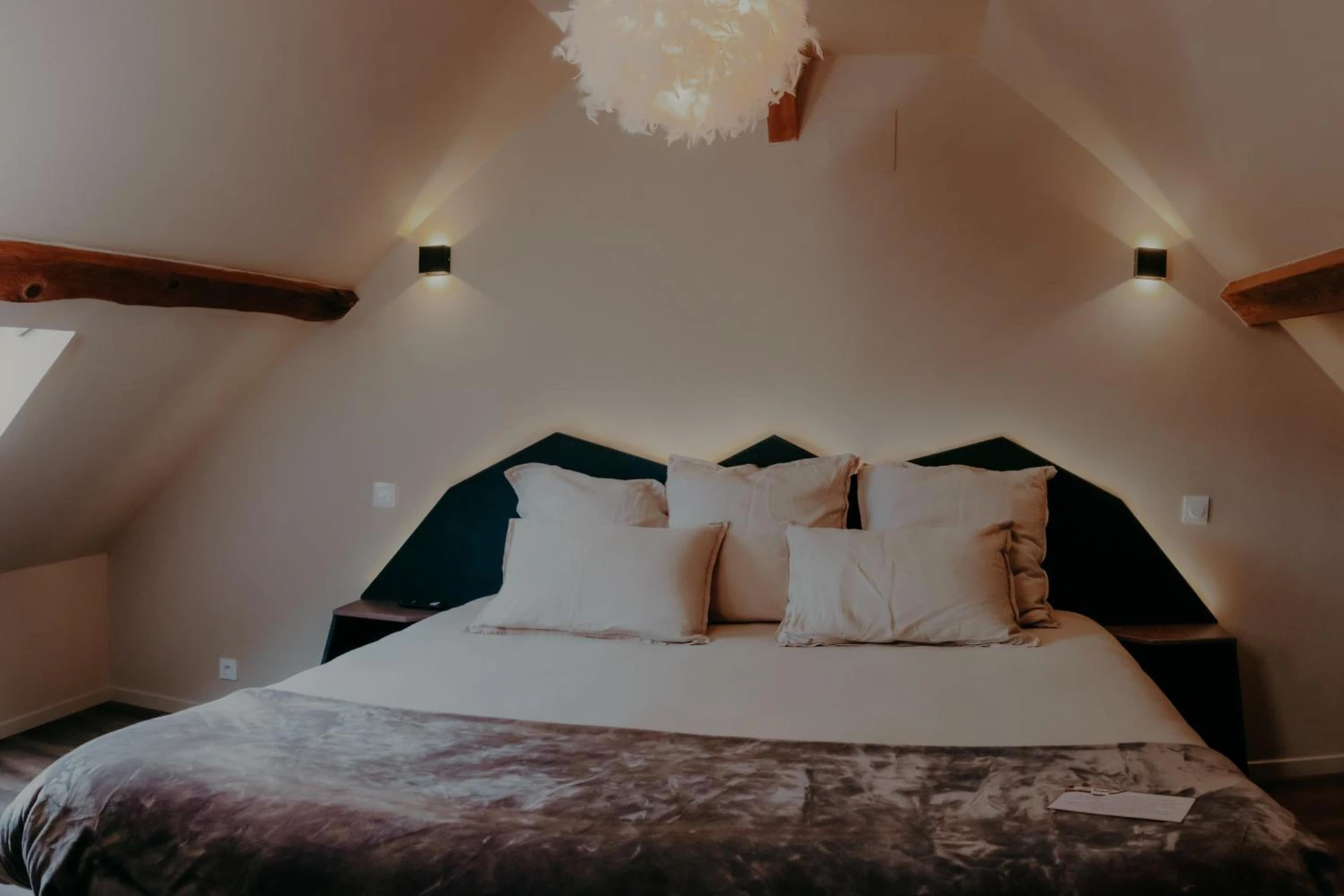 Chambre disponible pour un séminaire d'entreprise à Le Central Hôtel-Bar - Oloron-Sainte-Marie